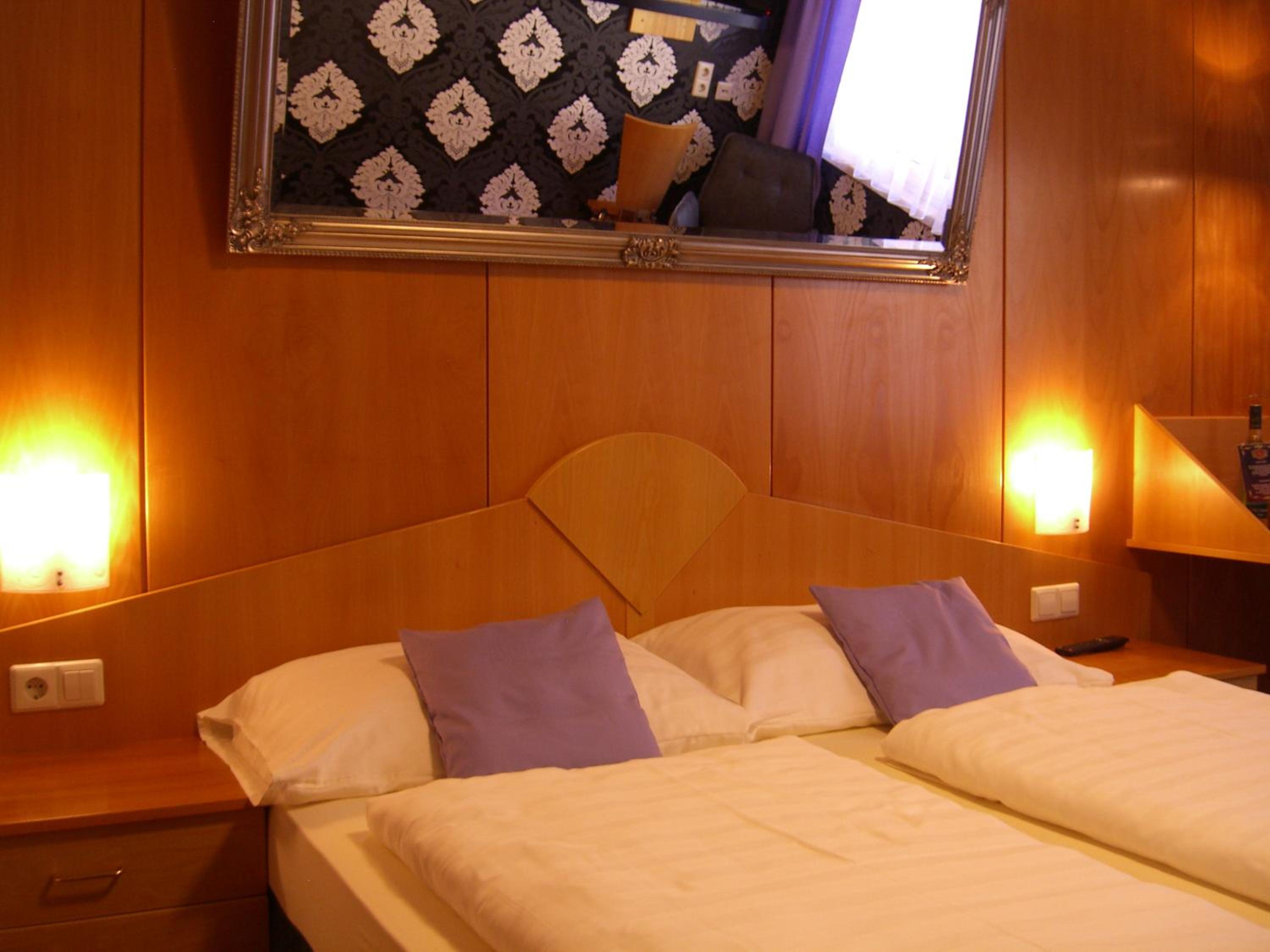 Standard Double or Twin Room photo 3