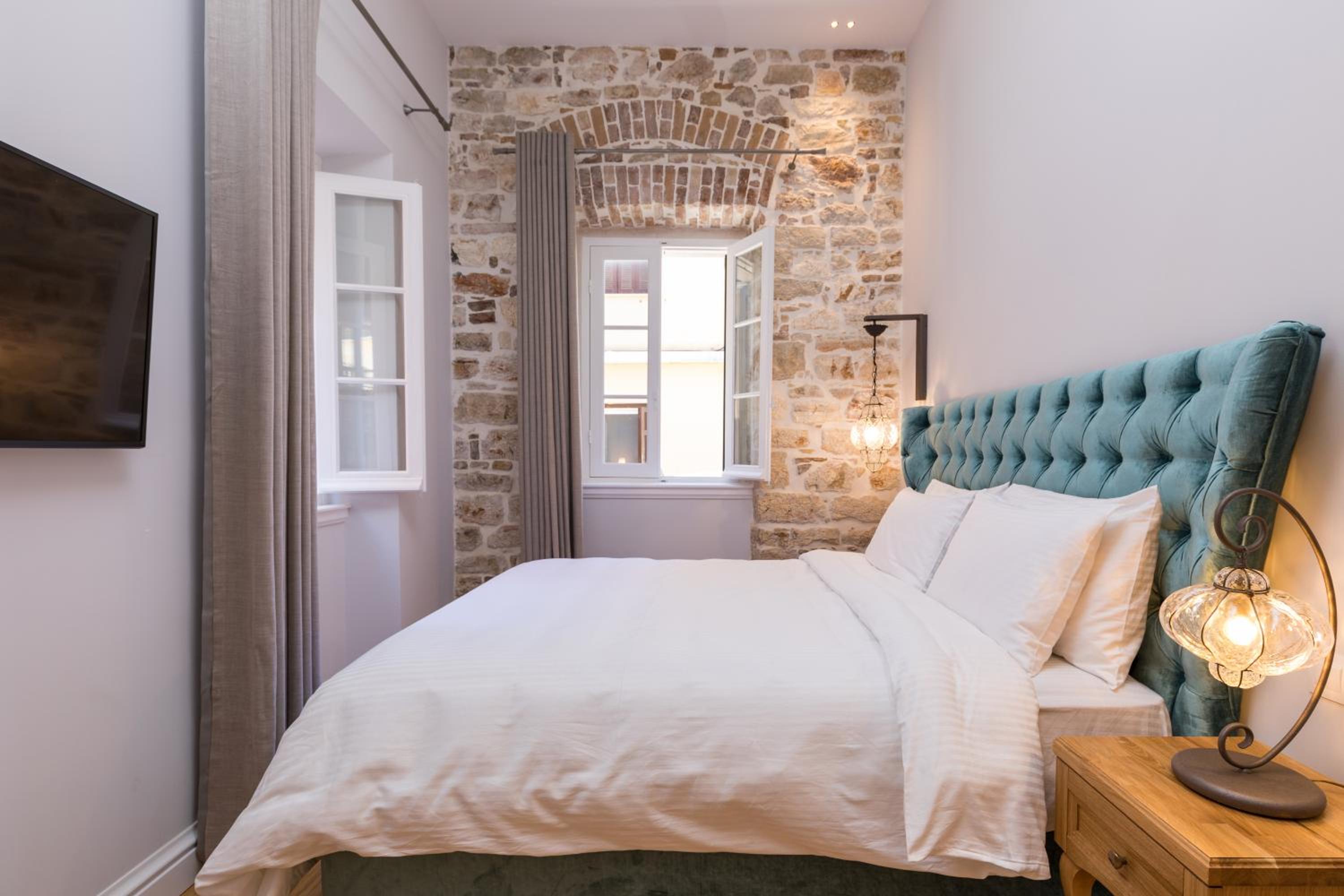 Superior Double Room with Courtyard View