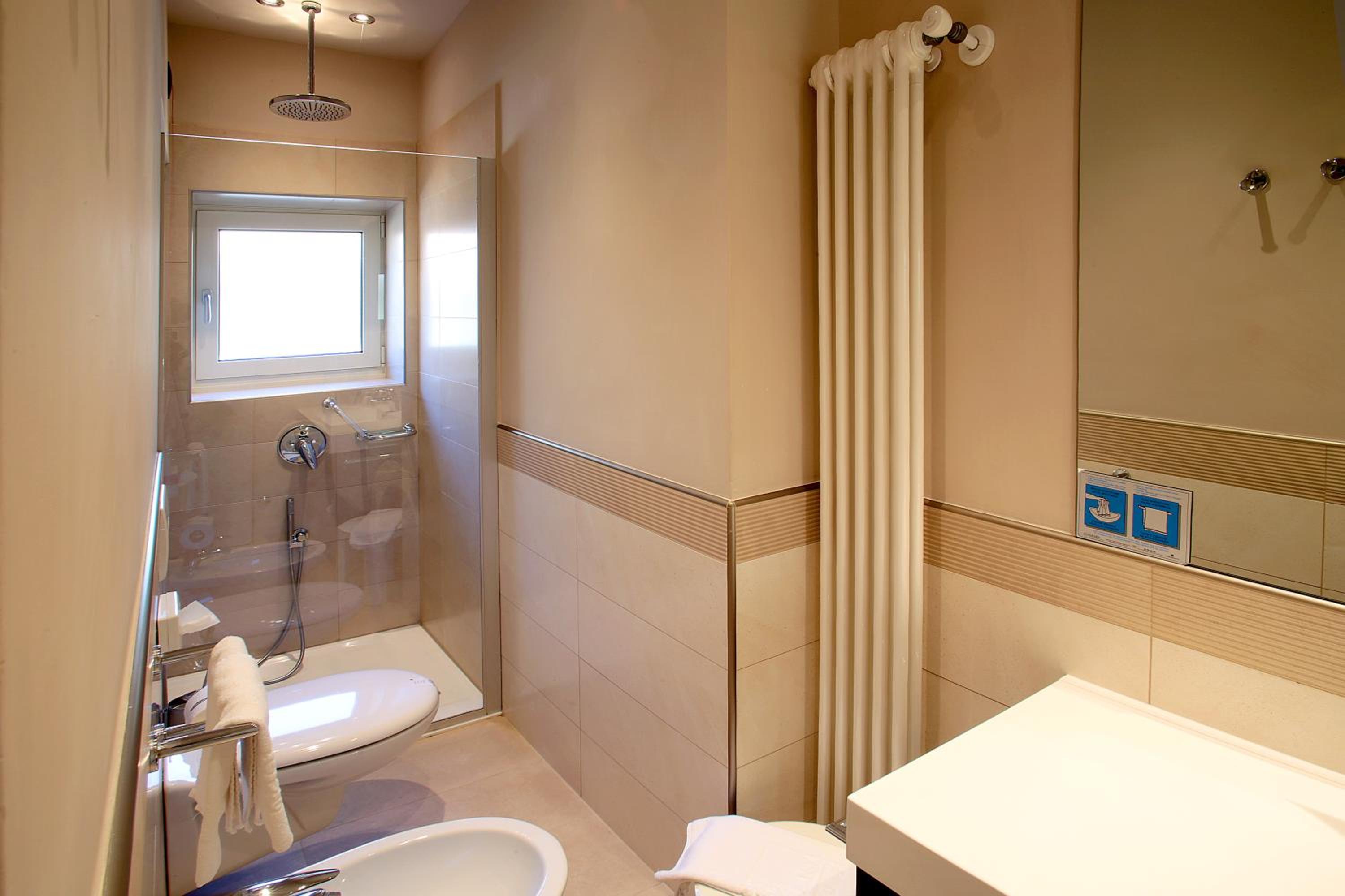 Double or Twin Room with Balcony photo 2