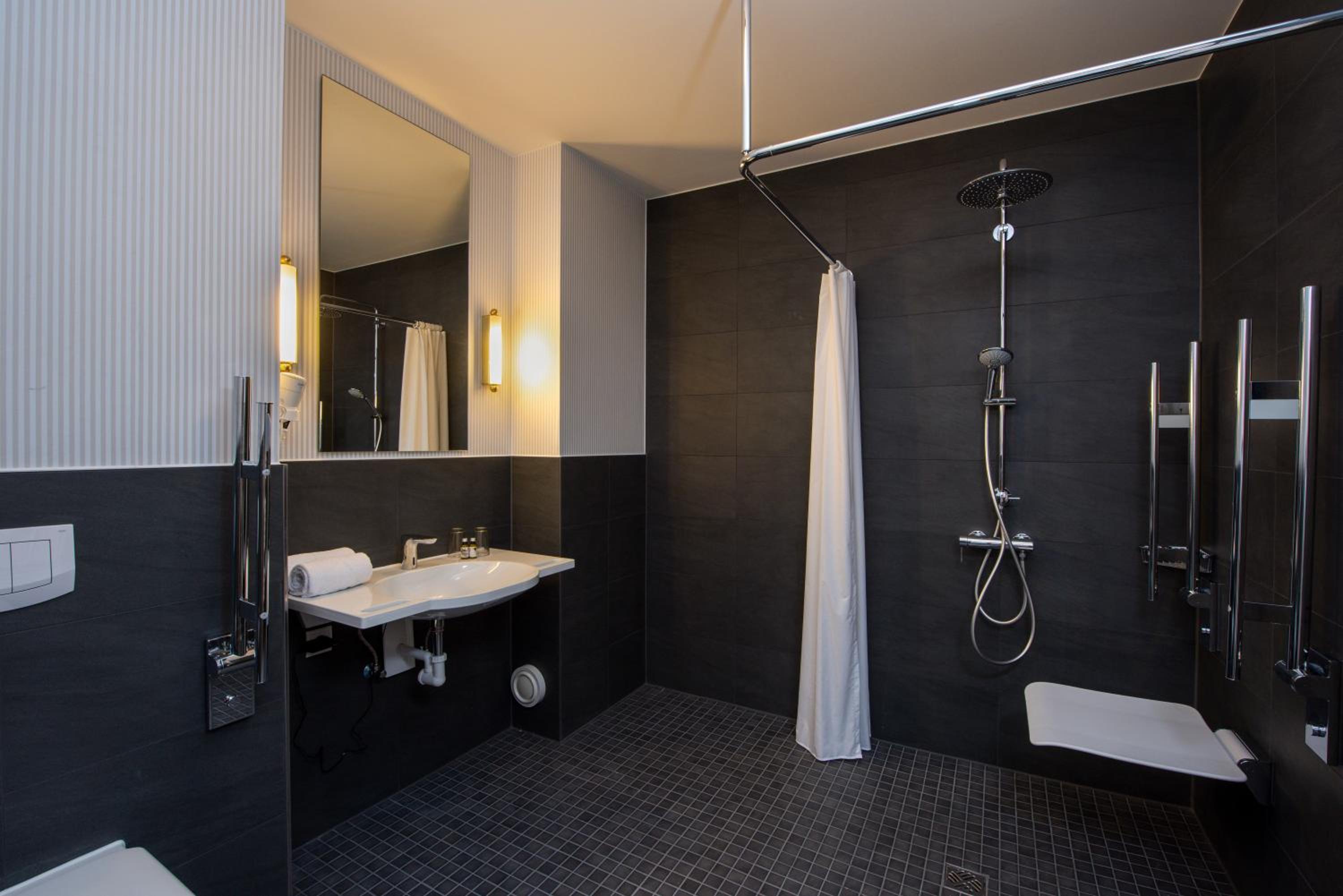 Junior Suite thumbnail 6