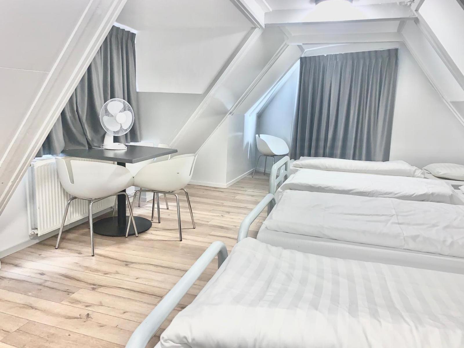 Quadruple Room with Shared Bathroom photo 3