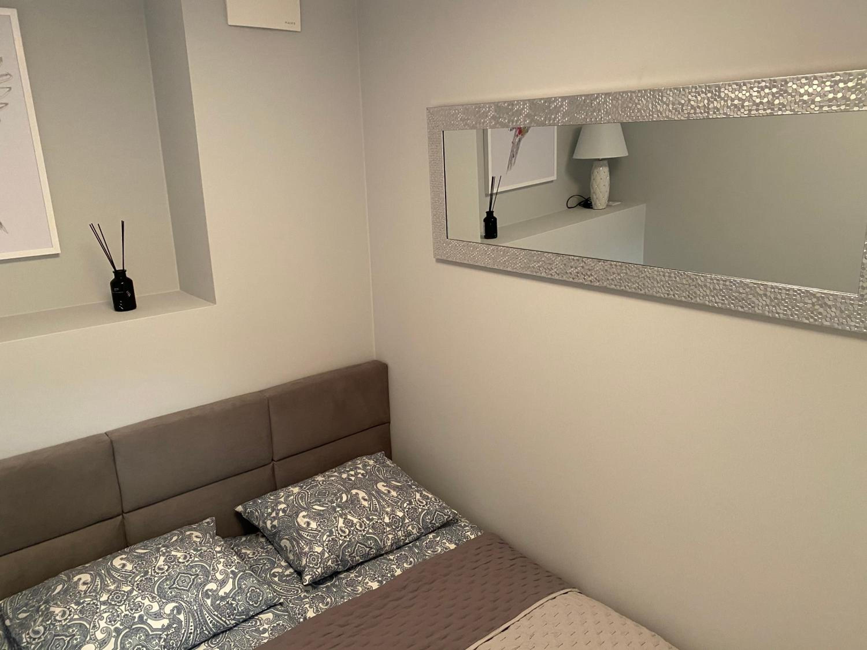 One-Bedroom Apartment - Photo 8