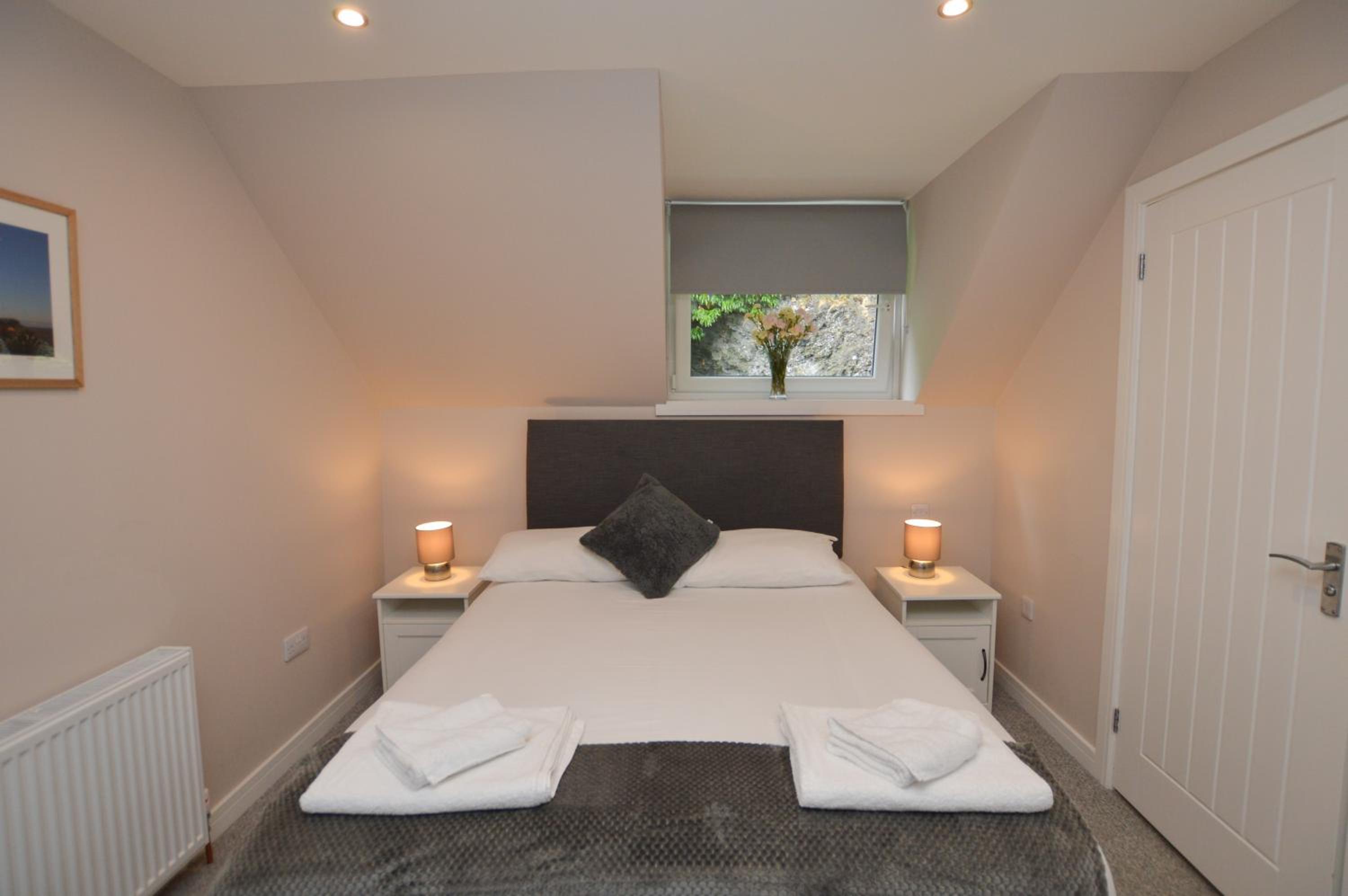 Deluxe King Room - Photo 1