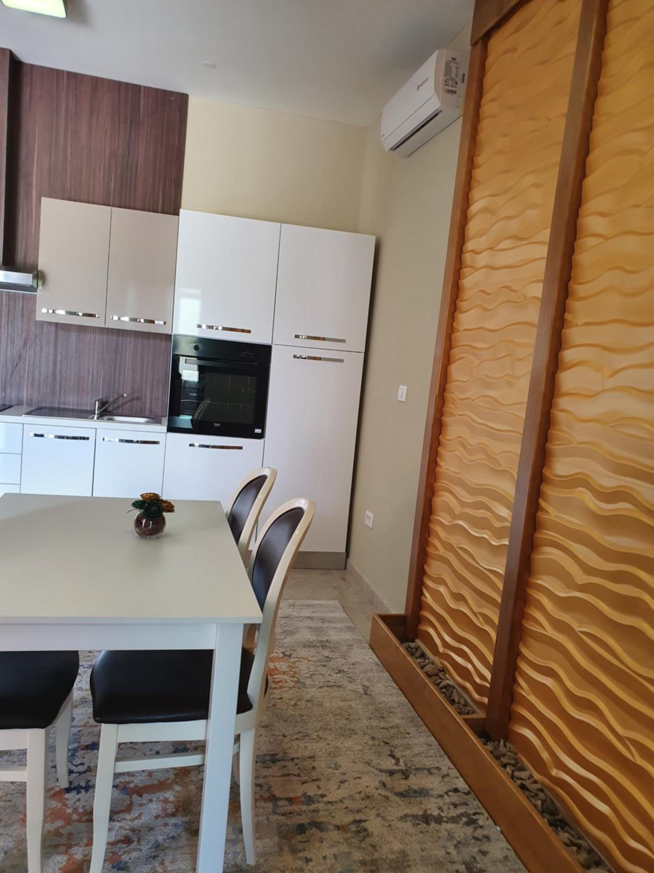 One-Bedroom Apartment - Photo 11