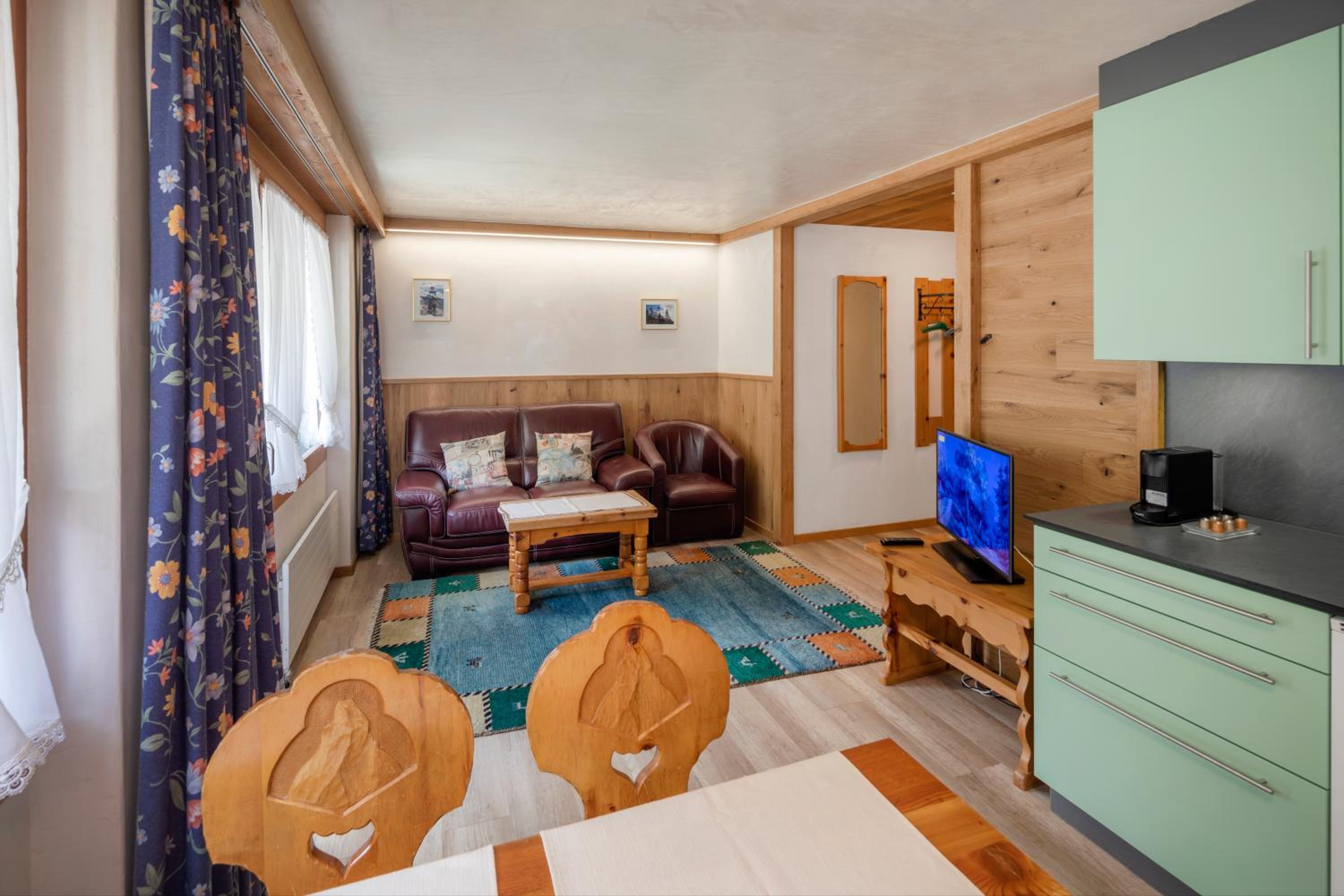 Apartment (3 Adults)