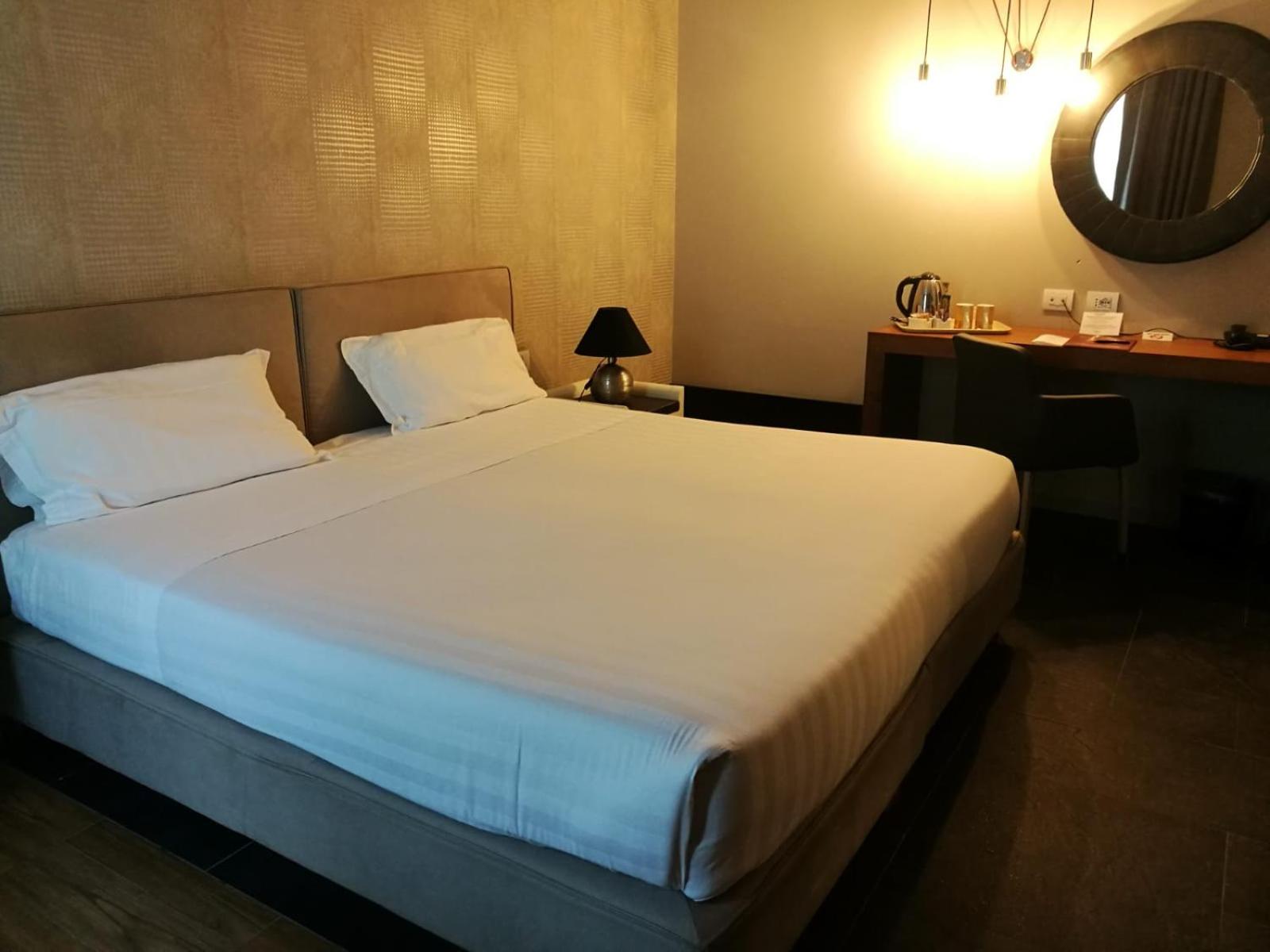 Deluxe Double Room - Photo 6