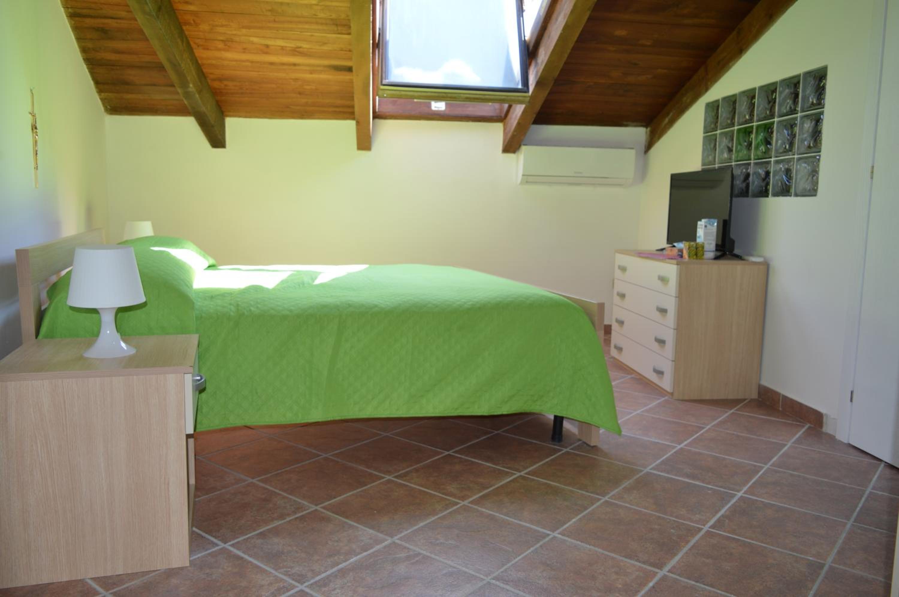 Double Room - Attic photo 2