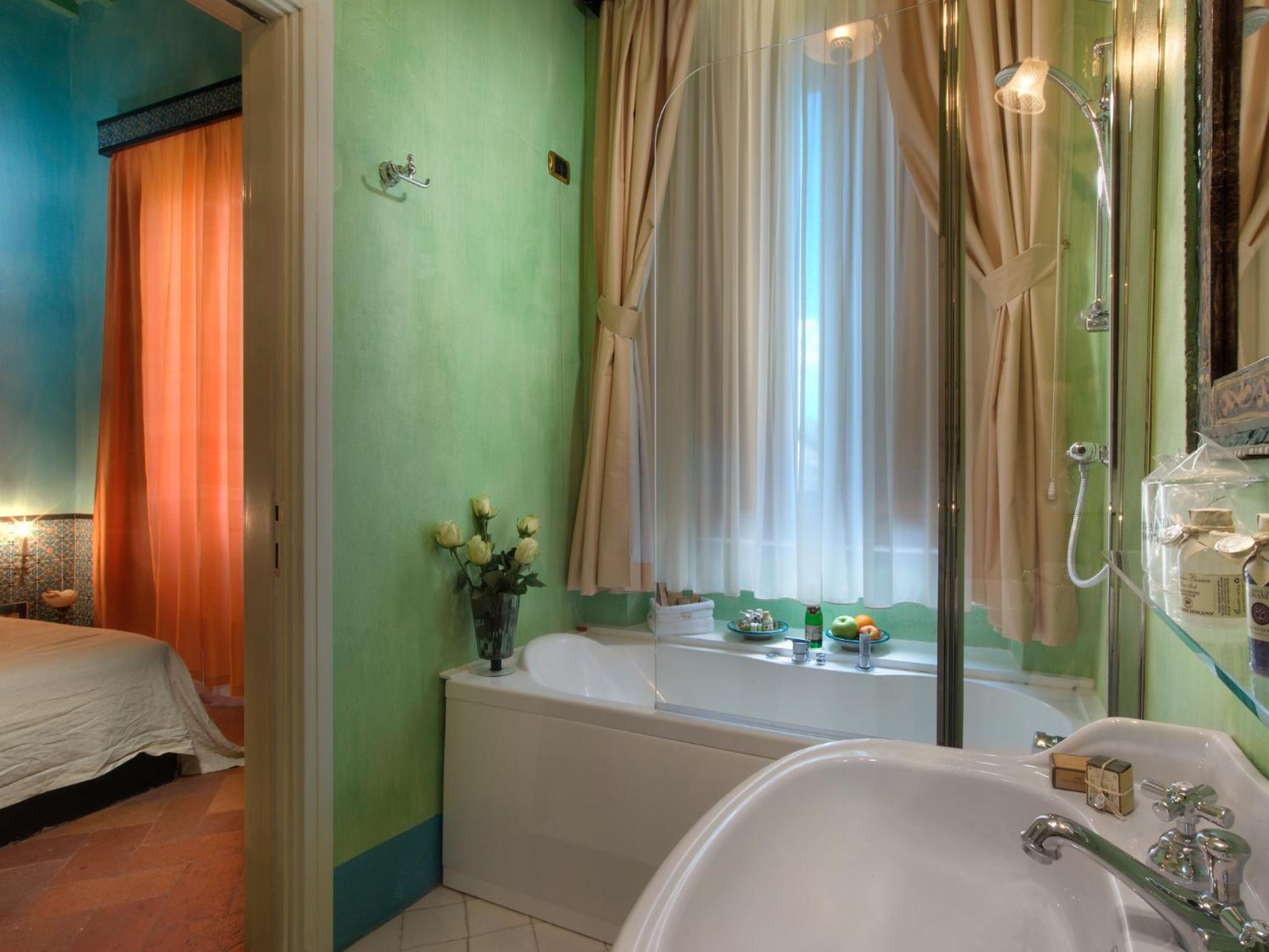 Deluxe Double Room - Photo 7
