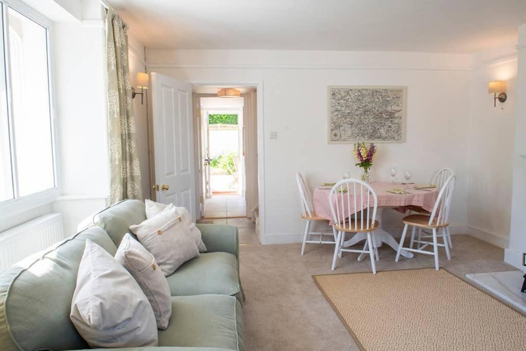 Three-Bedroom House photo 1