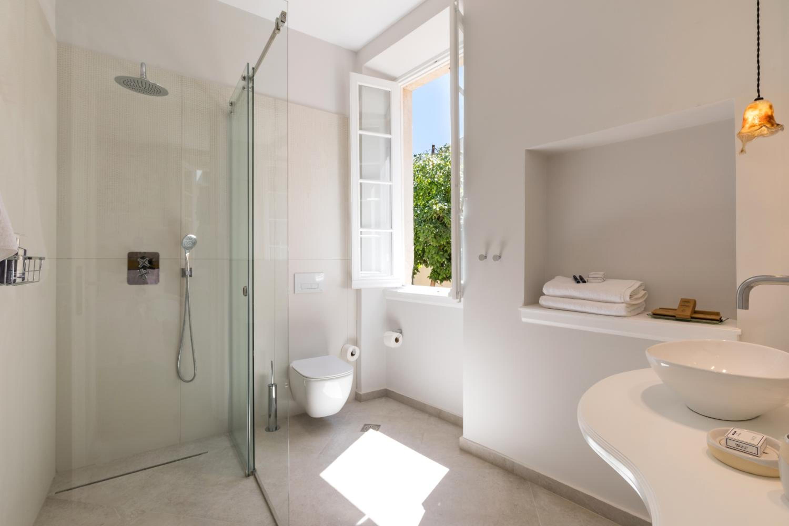 Deluxe Double Room with Garden View - Photo 8
