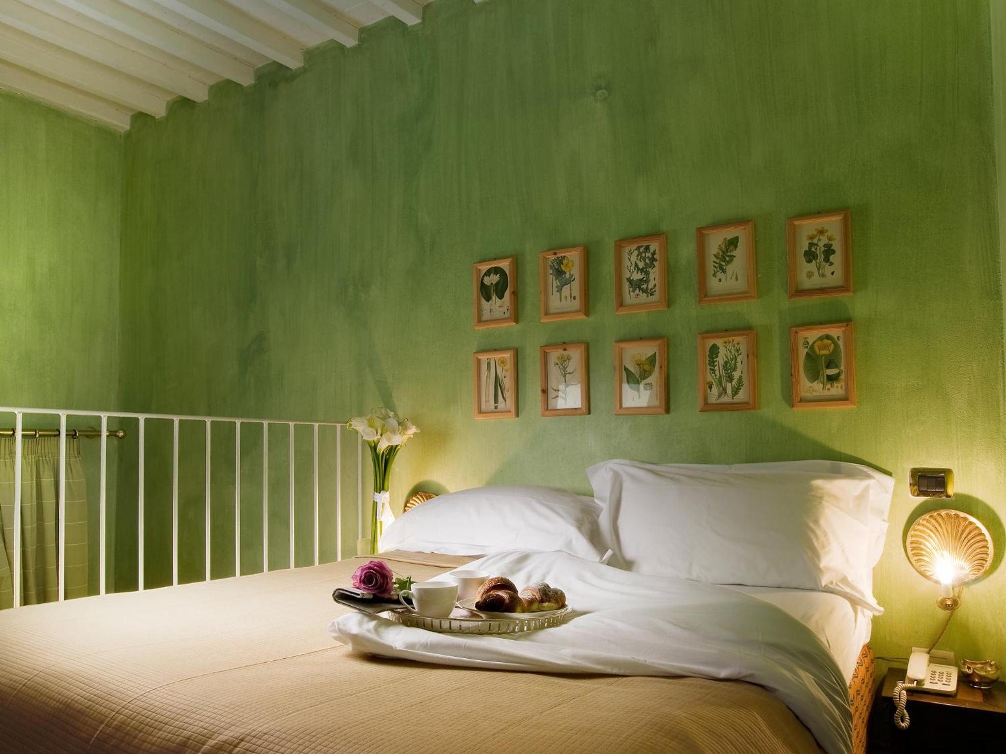 Deluxe Double Room - Photo 10