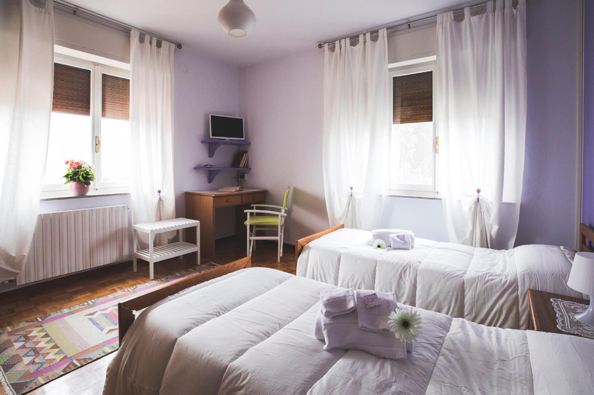 Double or Twin Room with Shared Bathroom photo 1