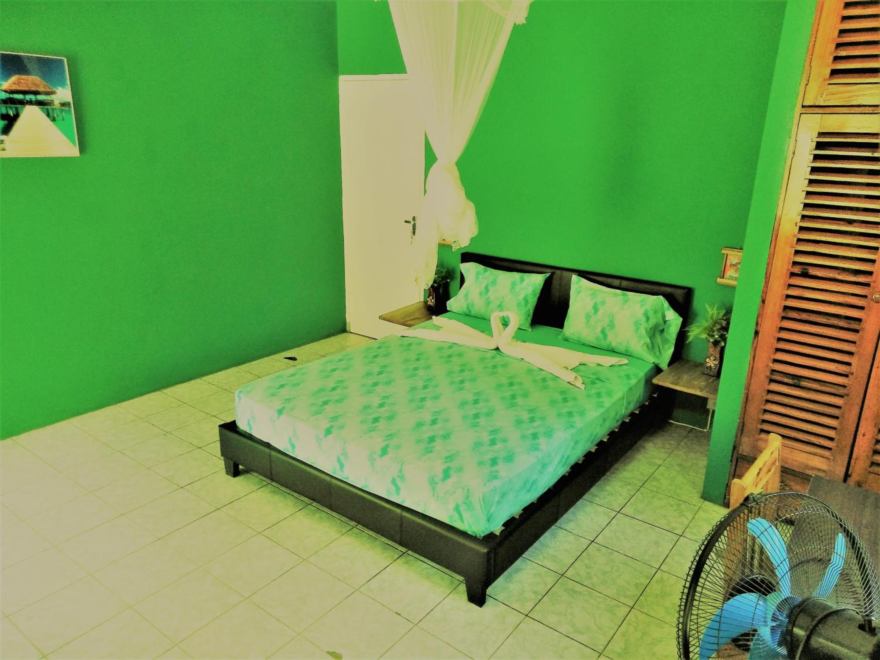 Queen Room with Shared Bathroom