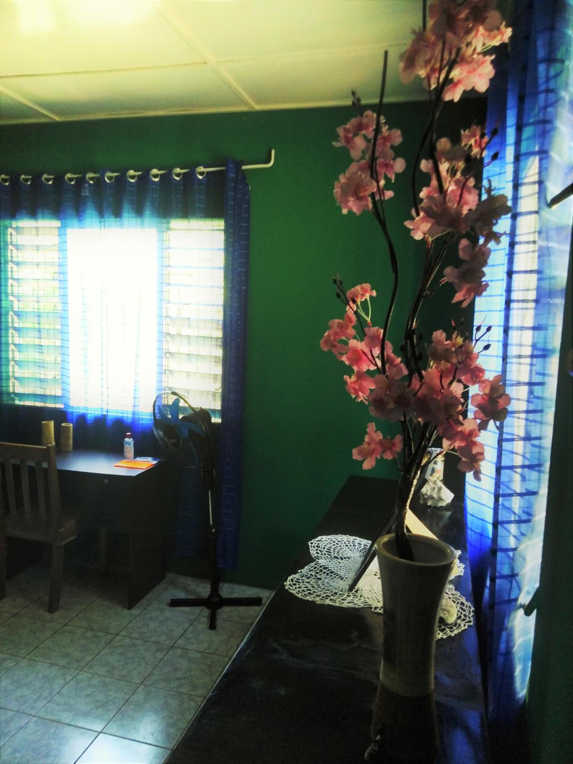 Quarto Queen com Banheiro Compartilhado