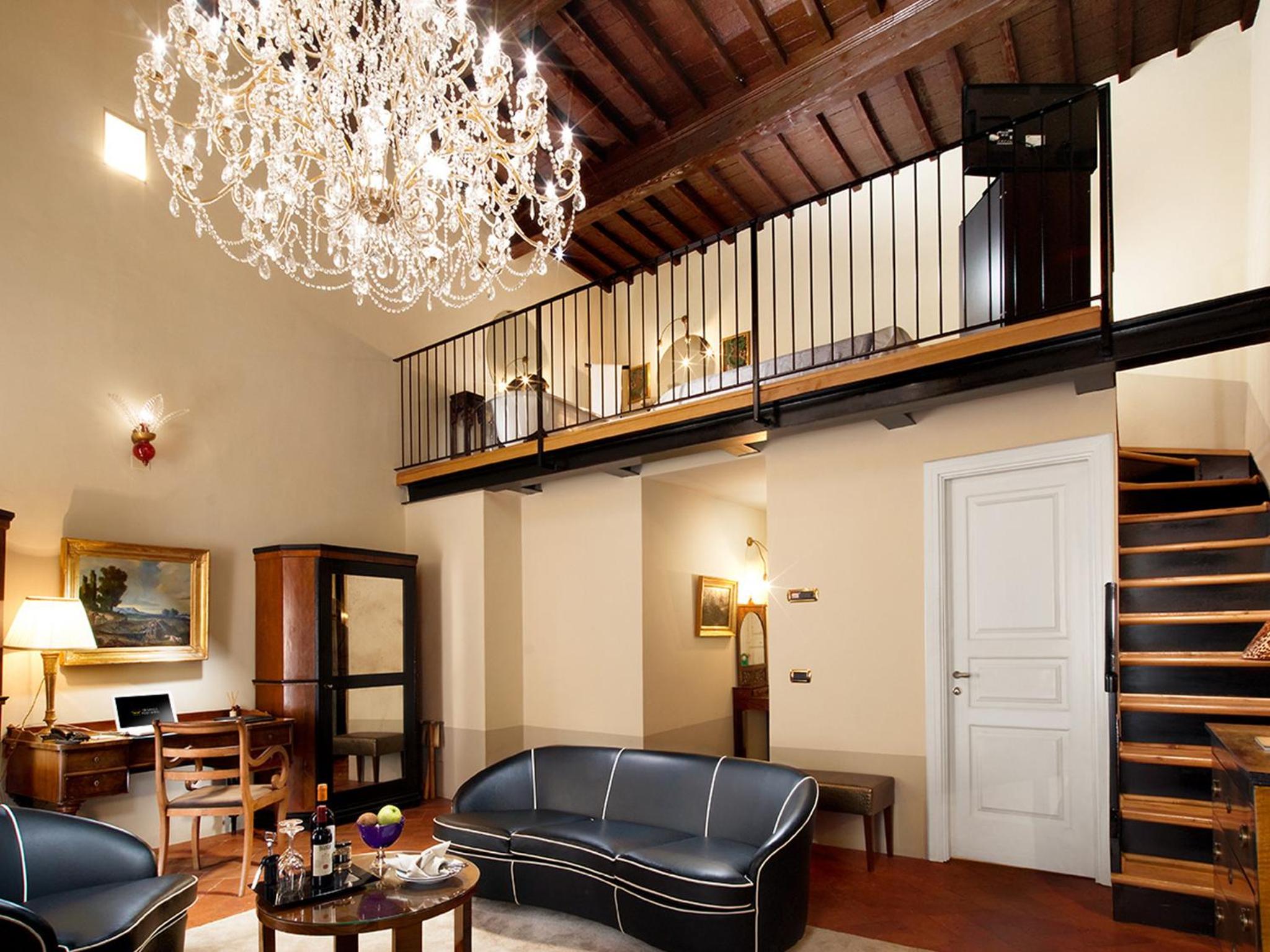 Senior Suite - Photo 3