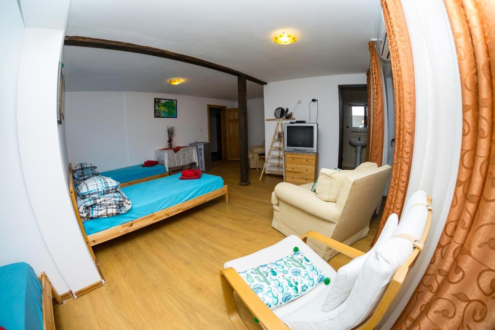 Apartment - Photo 2