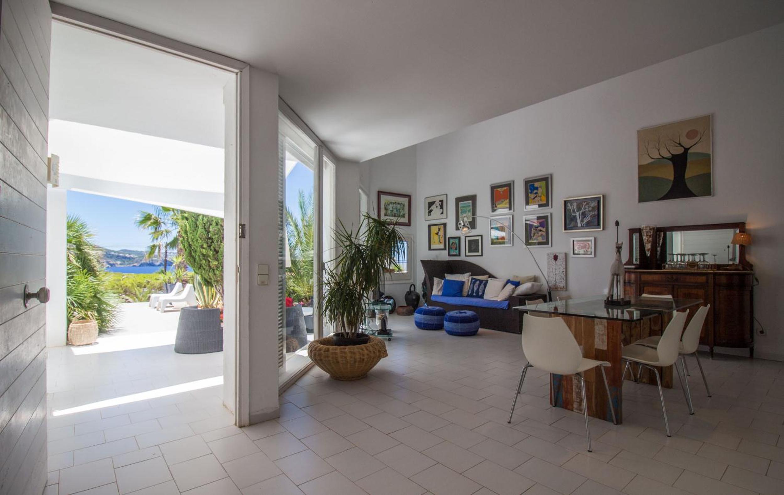 Villa - Beach Front