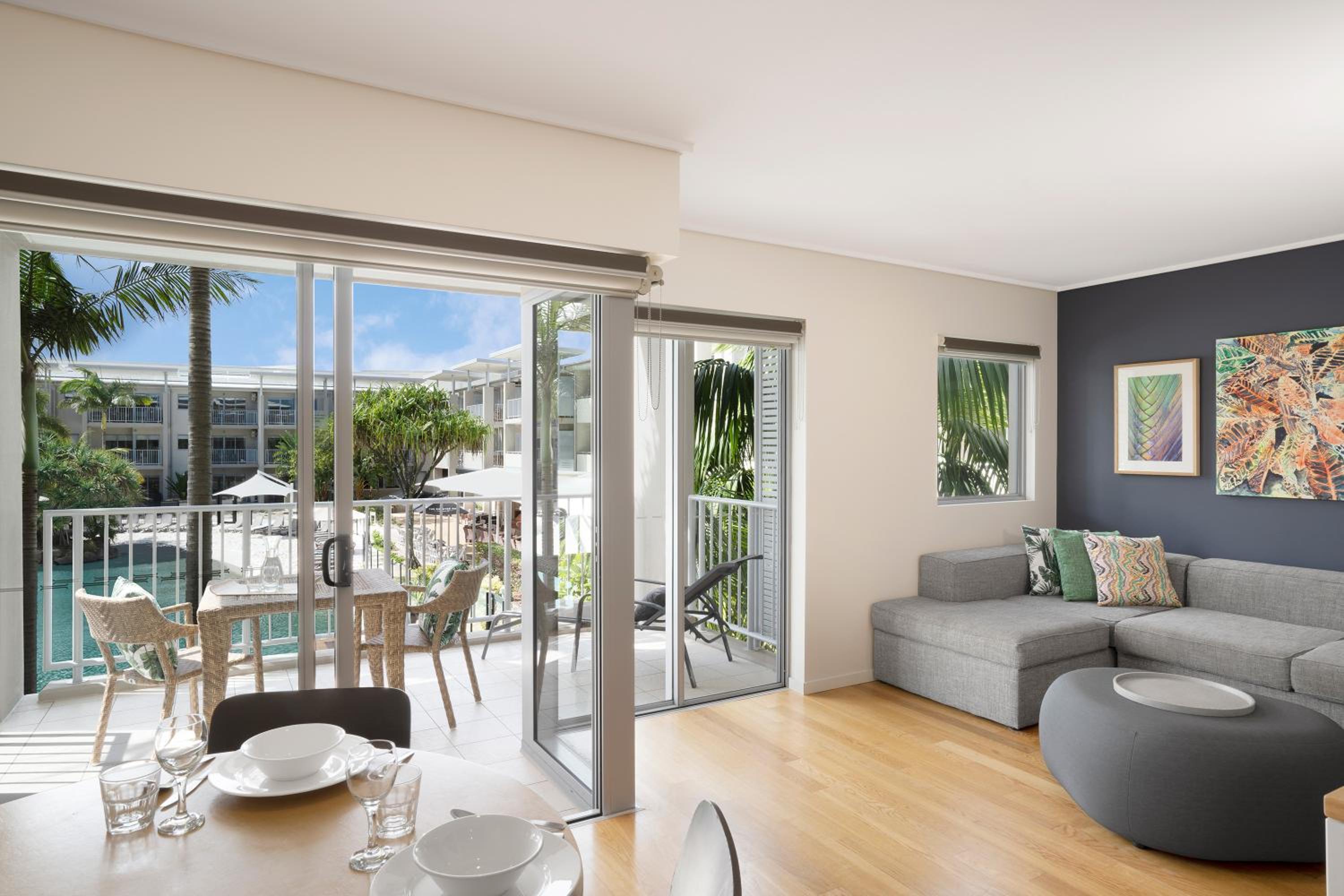 1 Bedroom Pool View Spa Suite - Photo 3