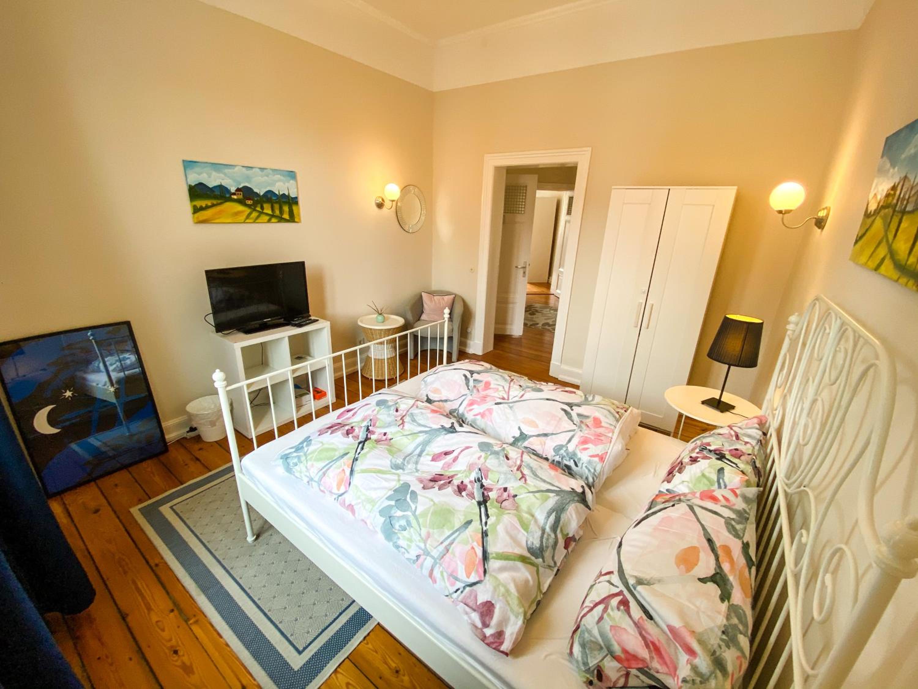 Standard Double Room with Shared Bathroom photo 3