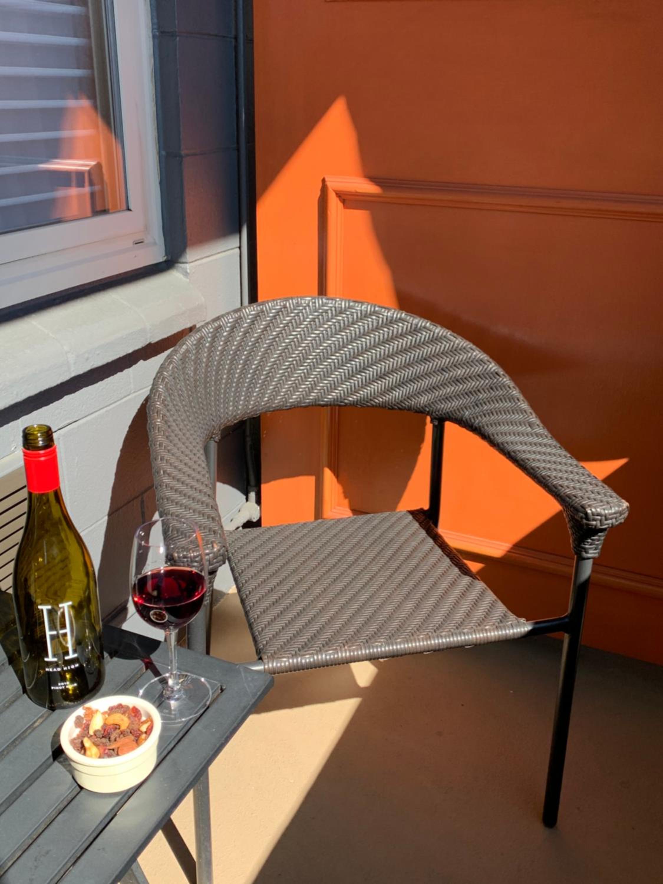 Deluxe King Room with Balcony photo 2