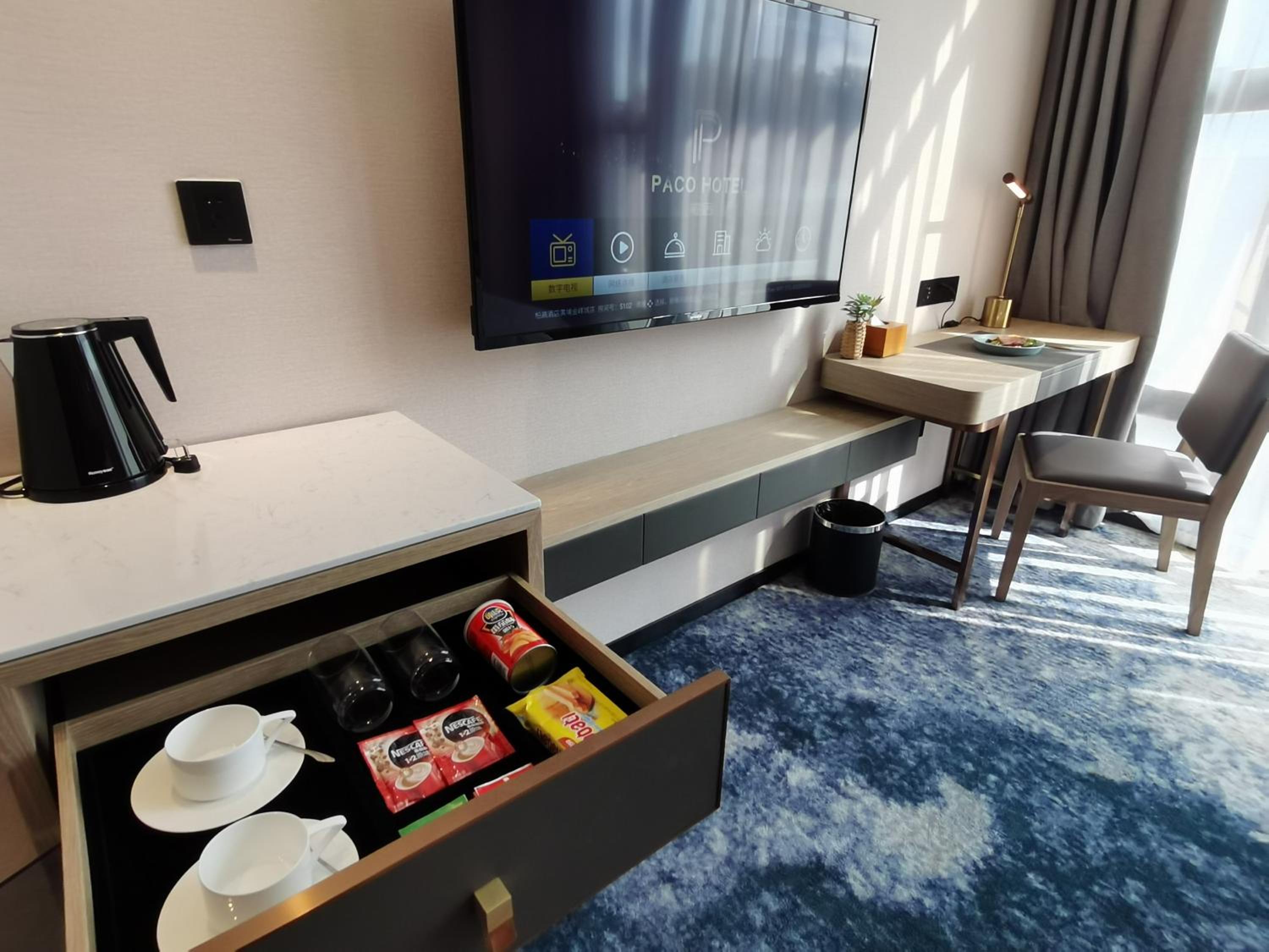 Deluxe Double Room with Bath photo 3
