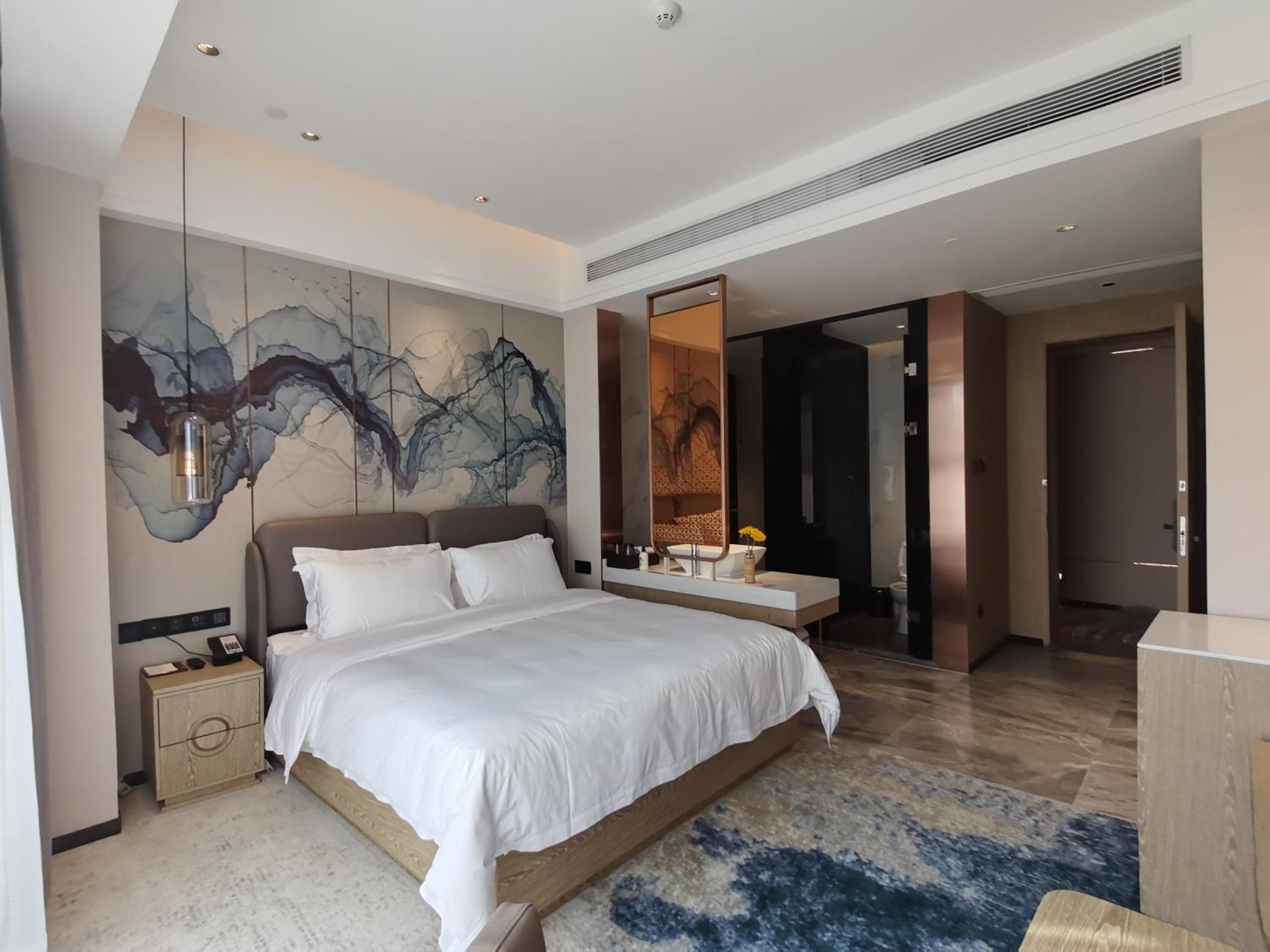 Deluxe Room (2 Adults + 1 Child) photo 2