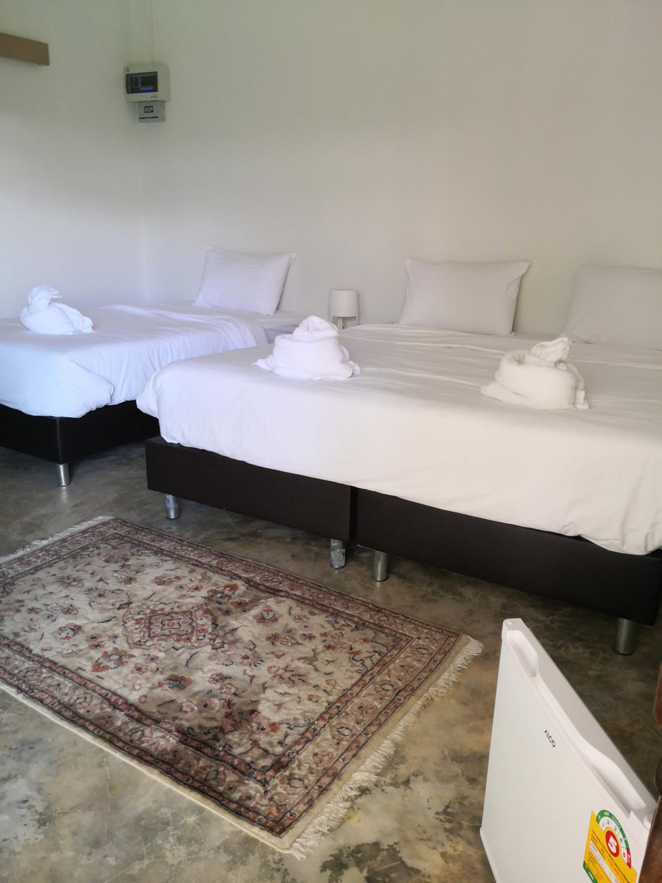 Triple Room with Pool View - Photo 6