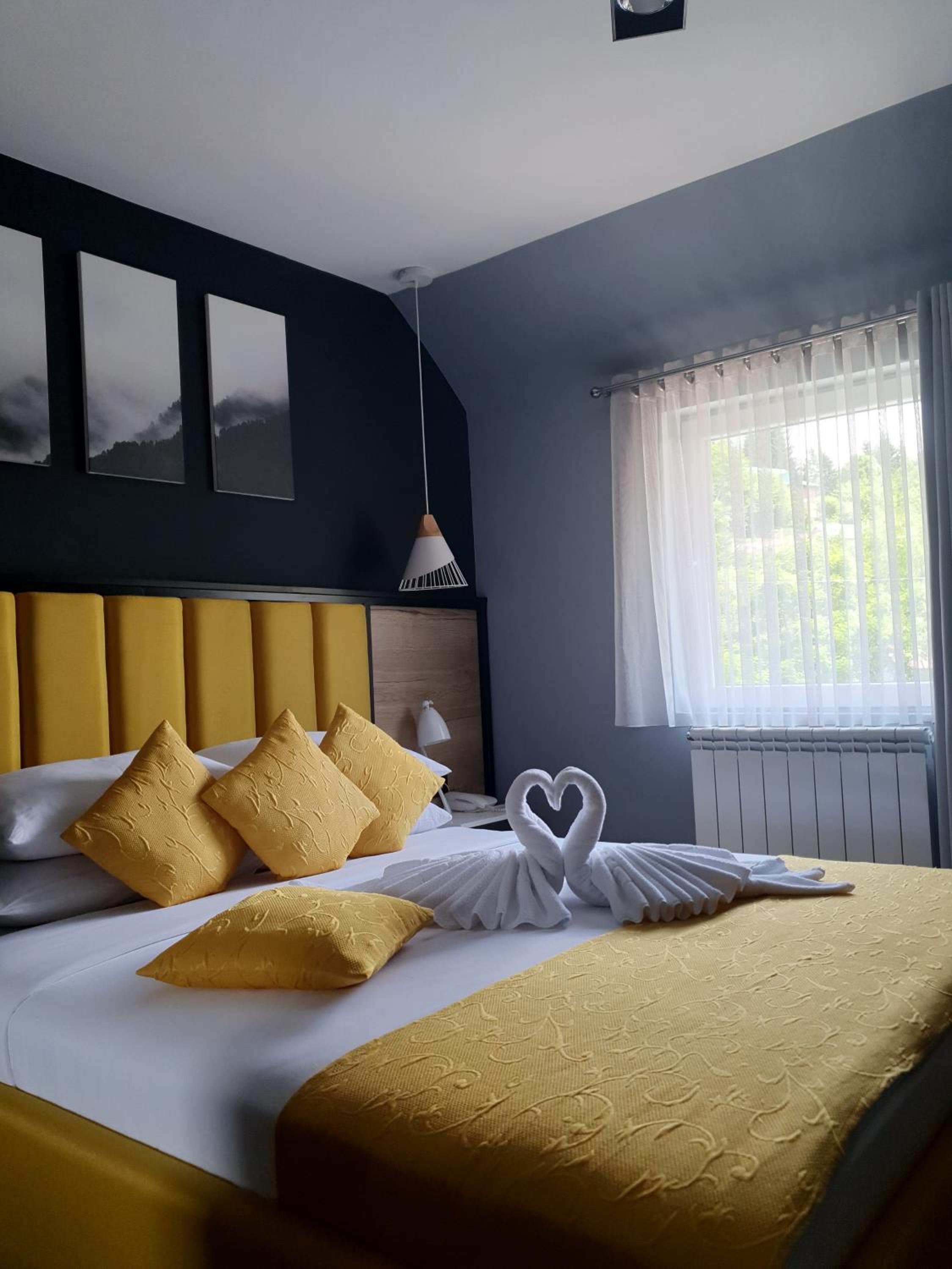 Standard Double Room - Photo 2
