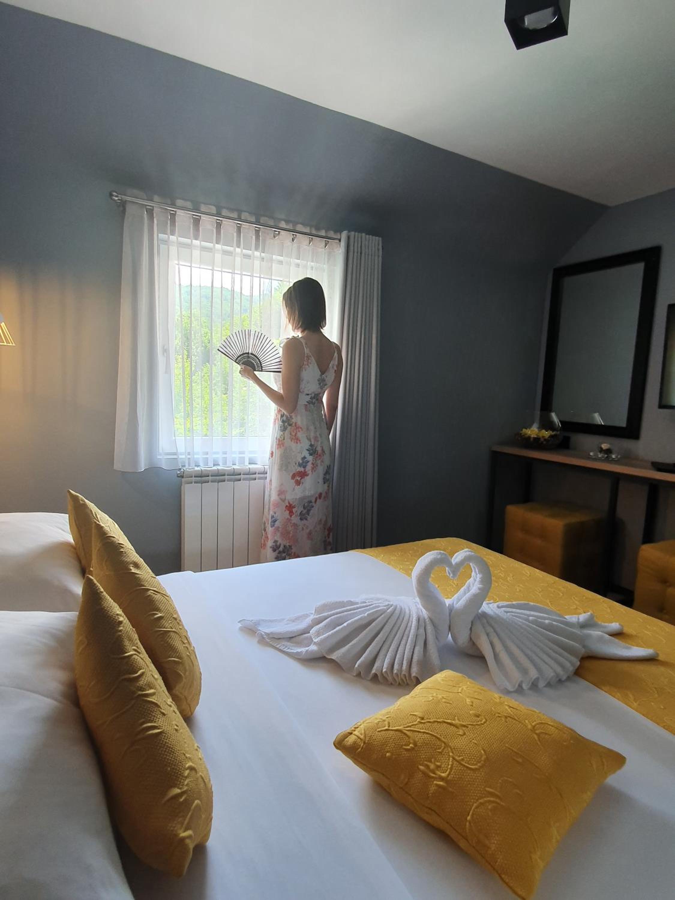 Standard Double Room - Photo 7