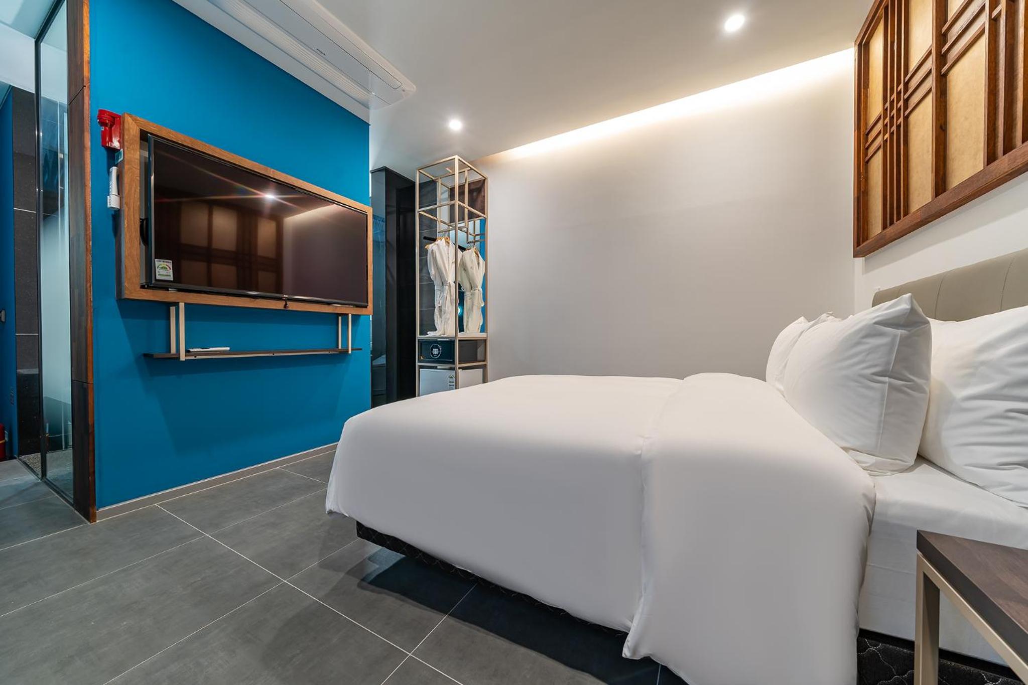 Double Room - Photo 2