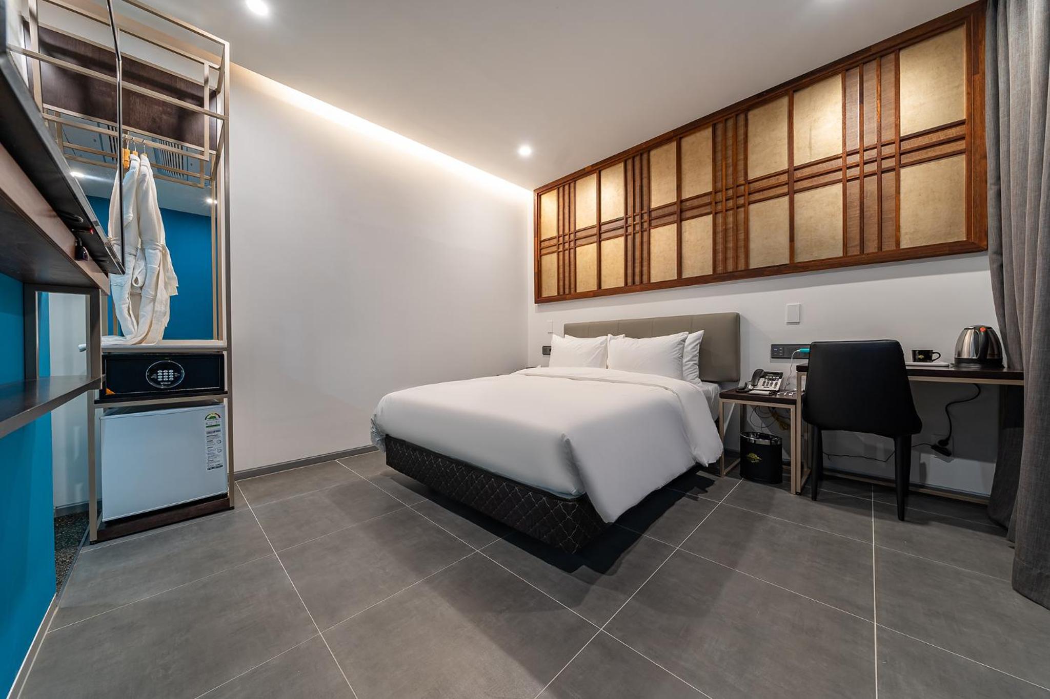 Double Room - Photo 3
