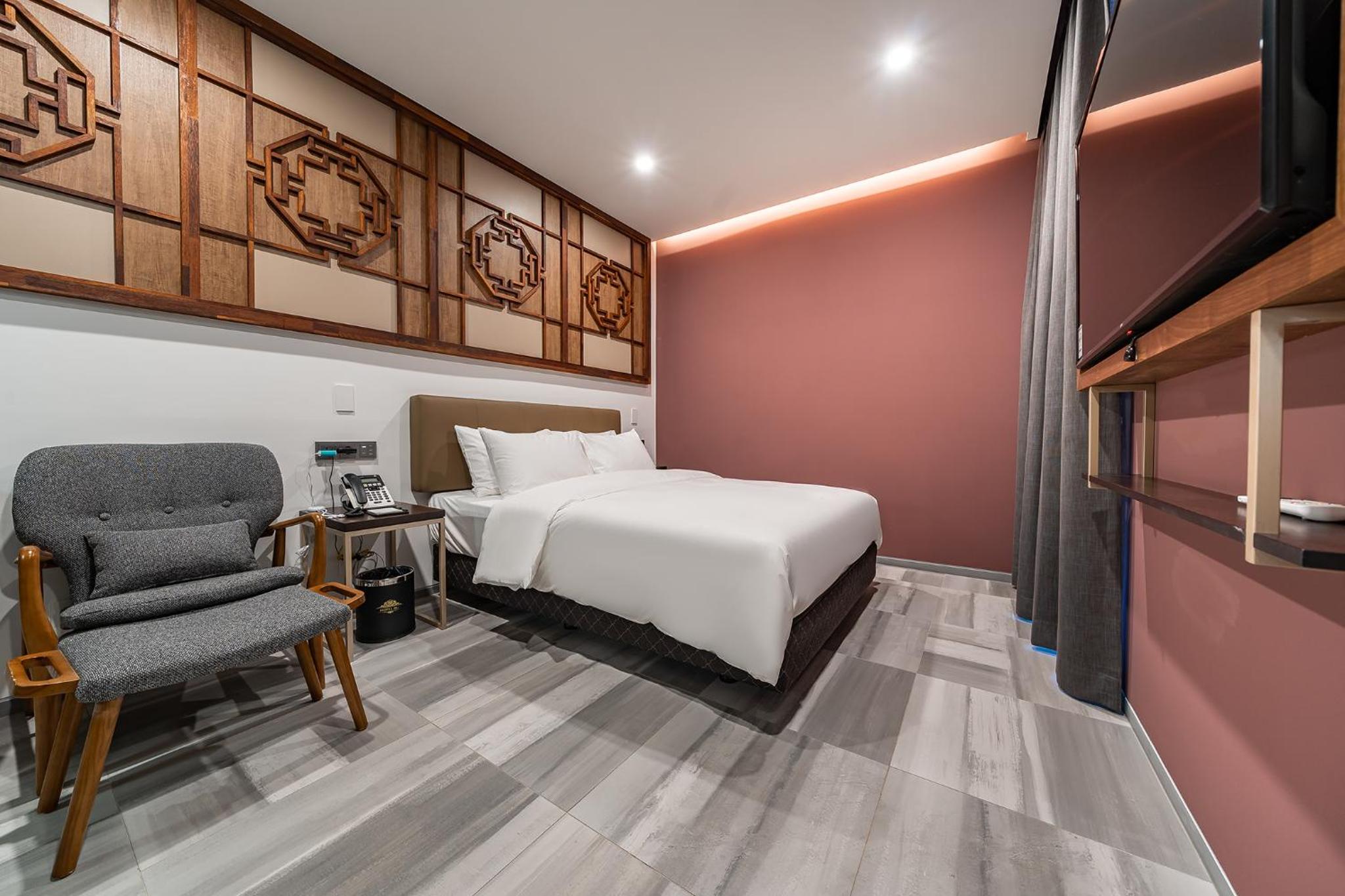 Double Room - Photo 6