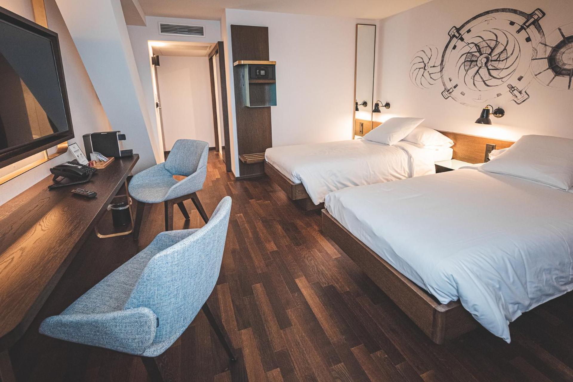 Deluxe Twin Room - Photo 9