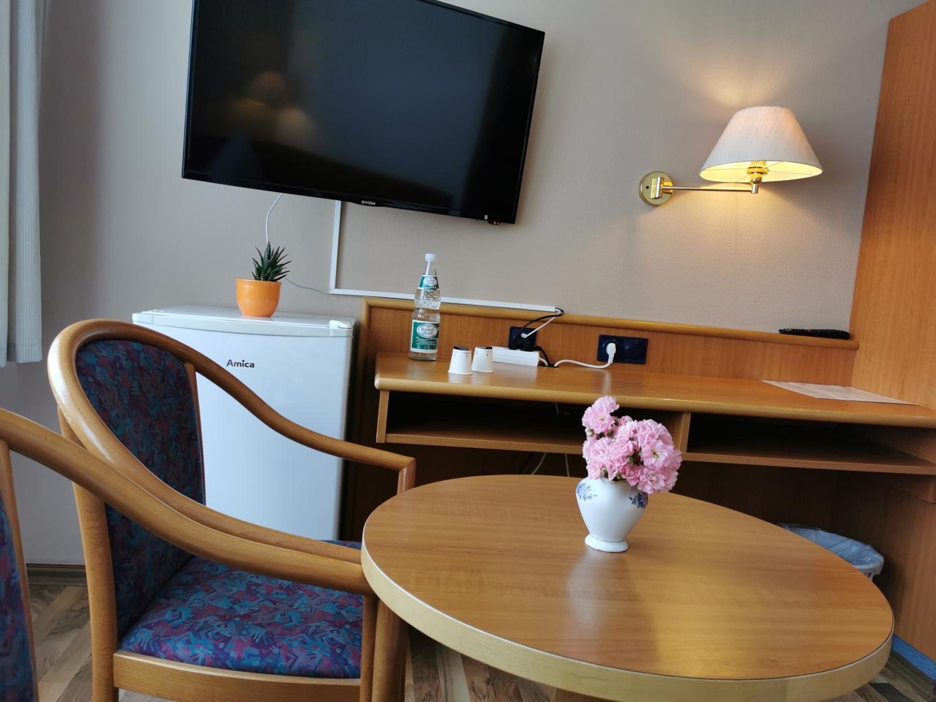 Standard Double Room - Photo 3