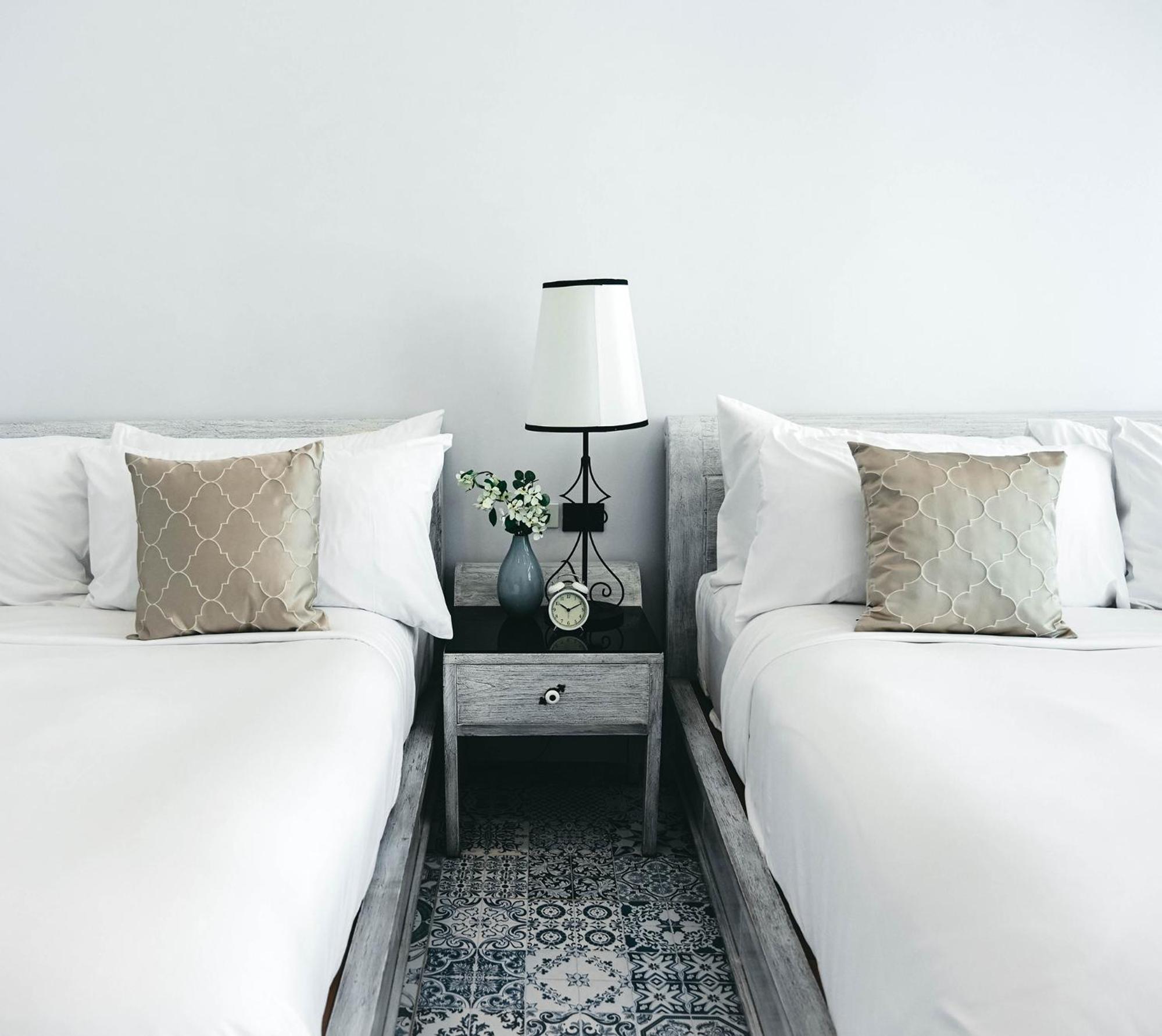 Deluxe Queen Twin Bed with Pool View