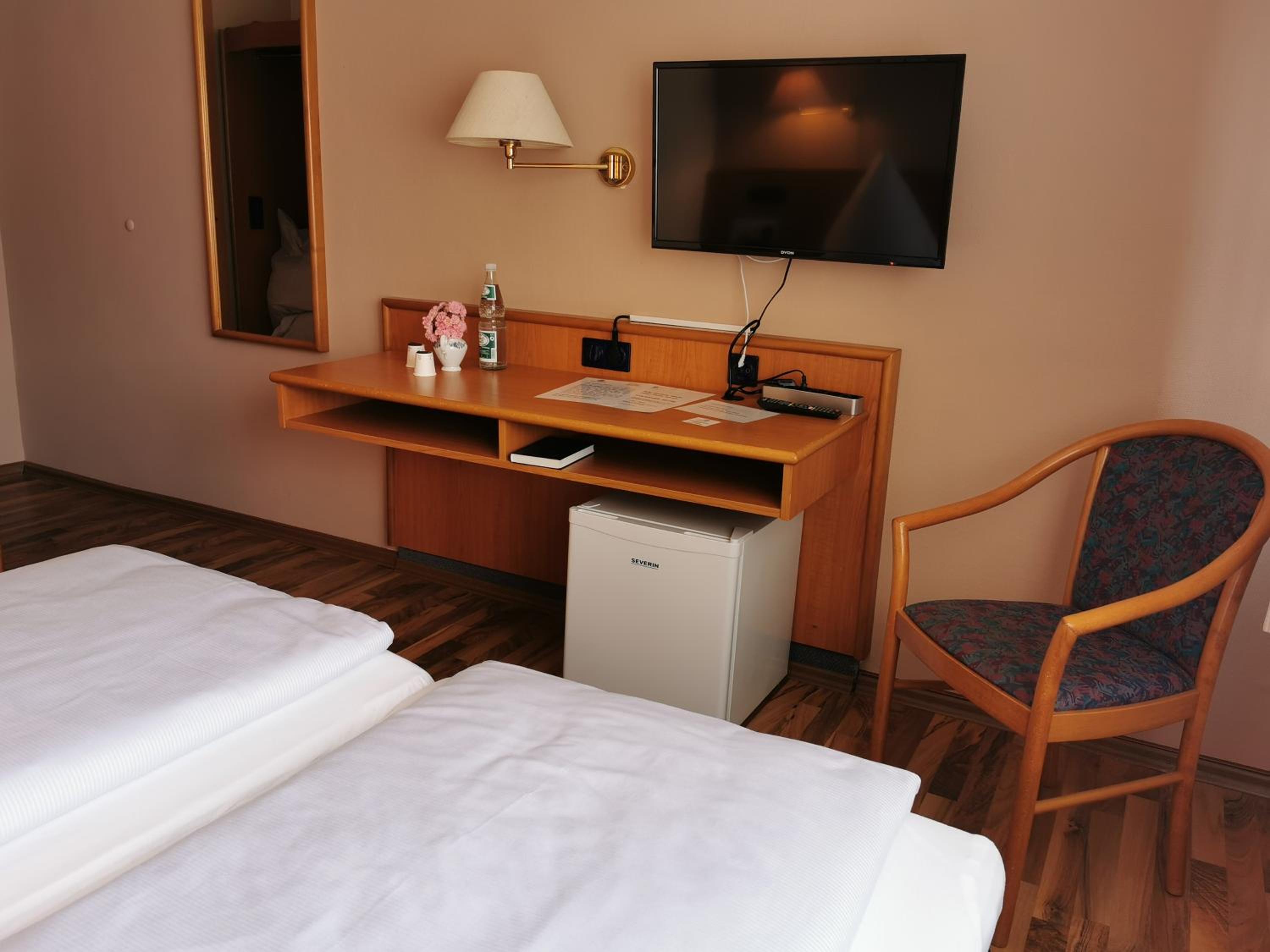 Standard Double Room - Photo 7