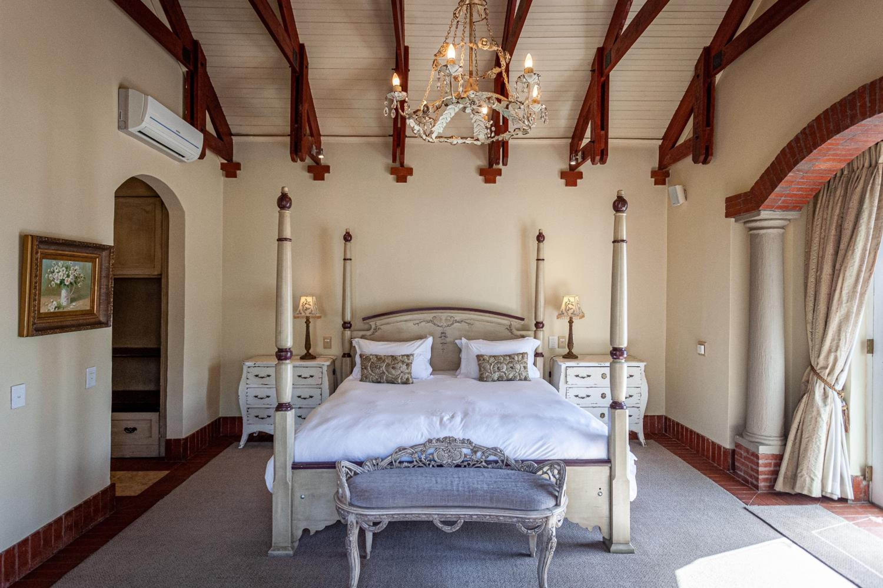 Villa Suite - Photo 6