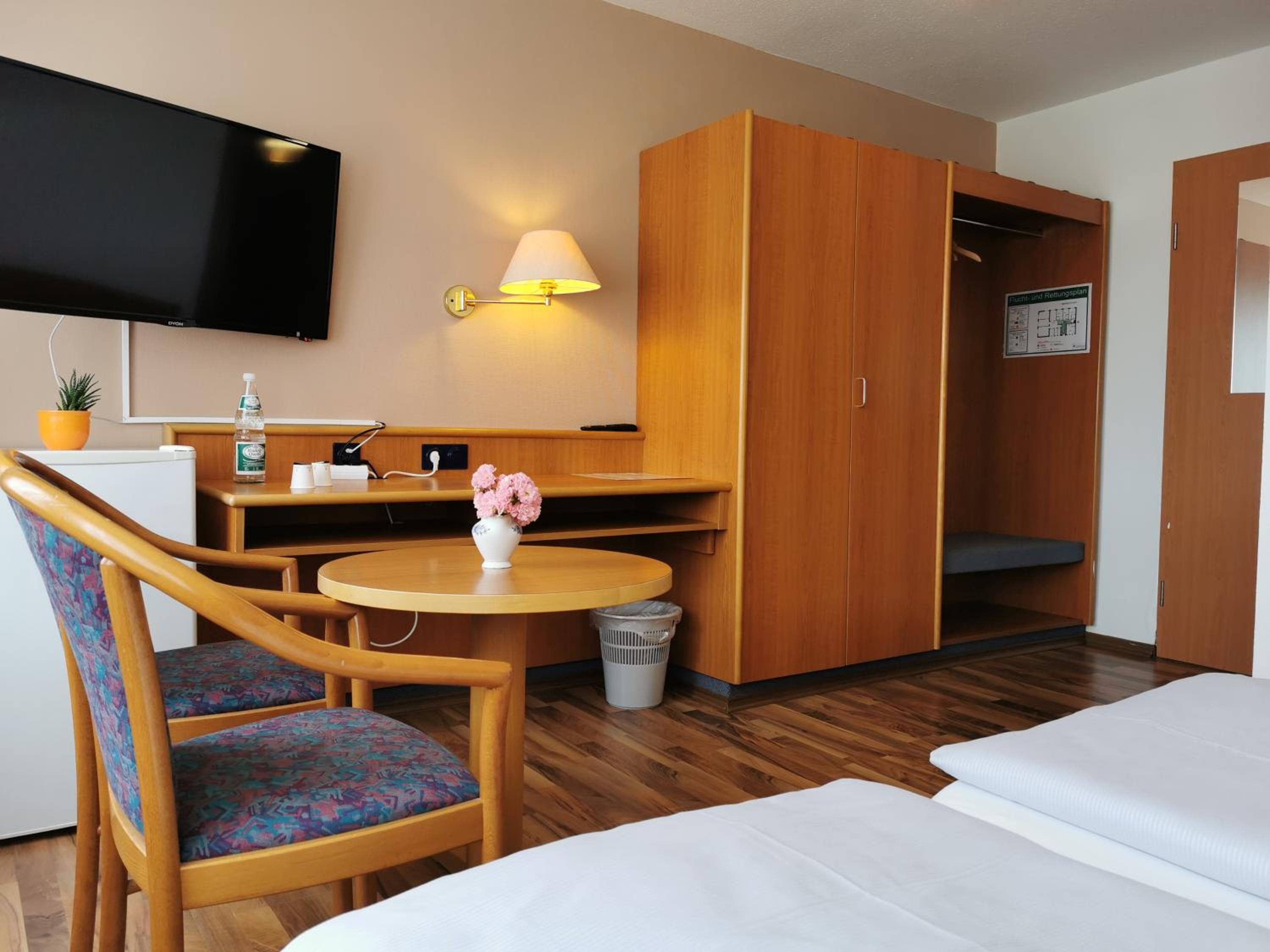 Standard Double Room - Photo 14