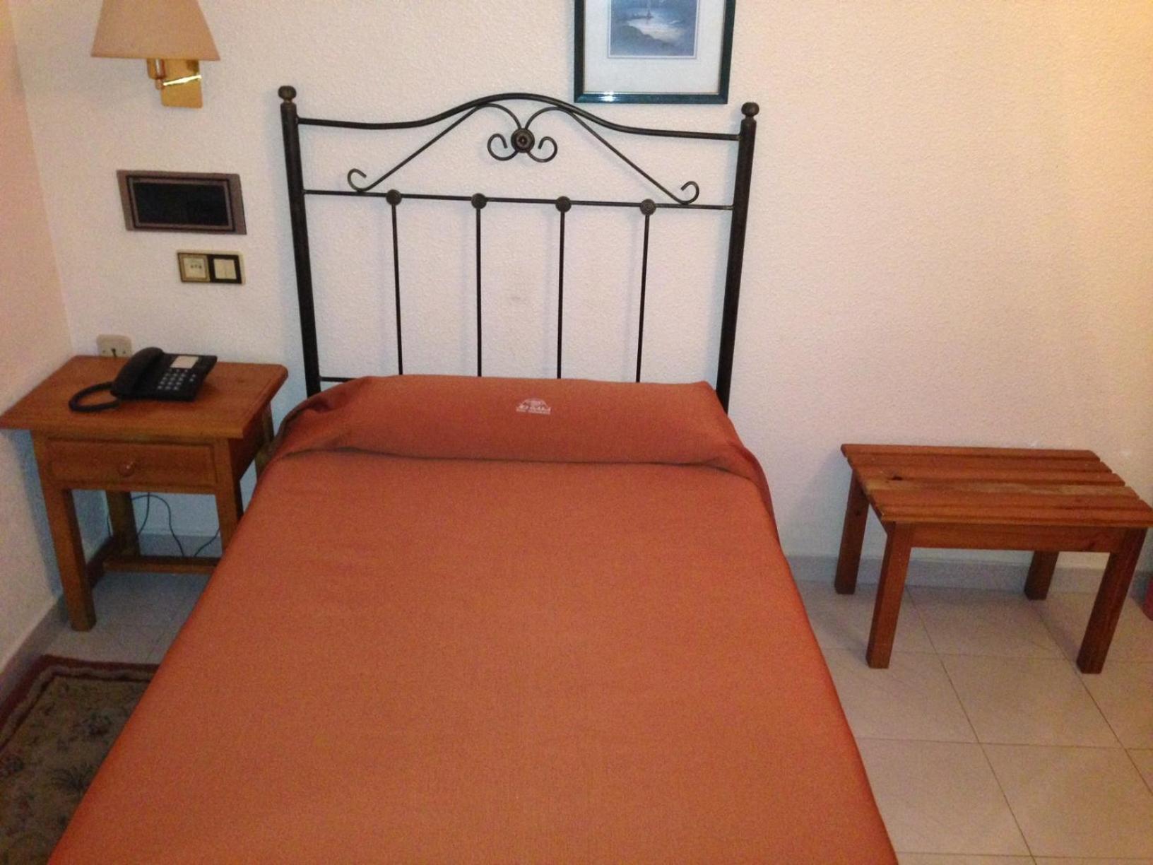 Single Room photo 2