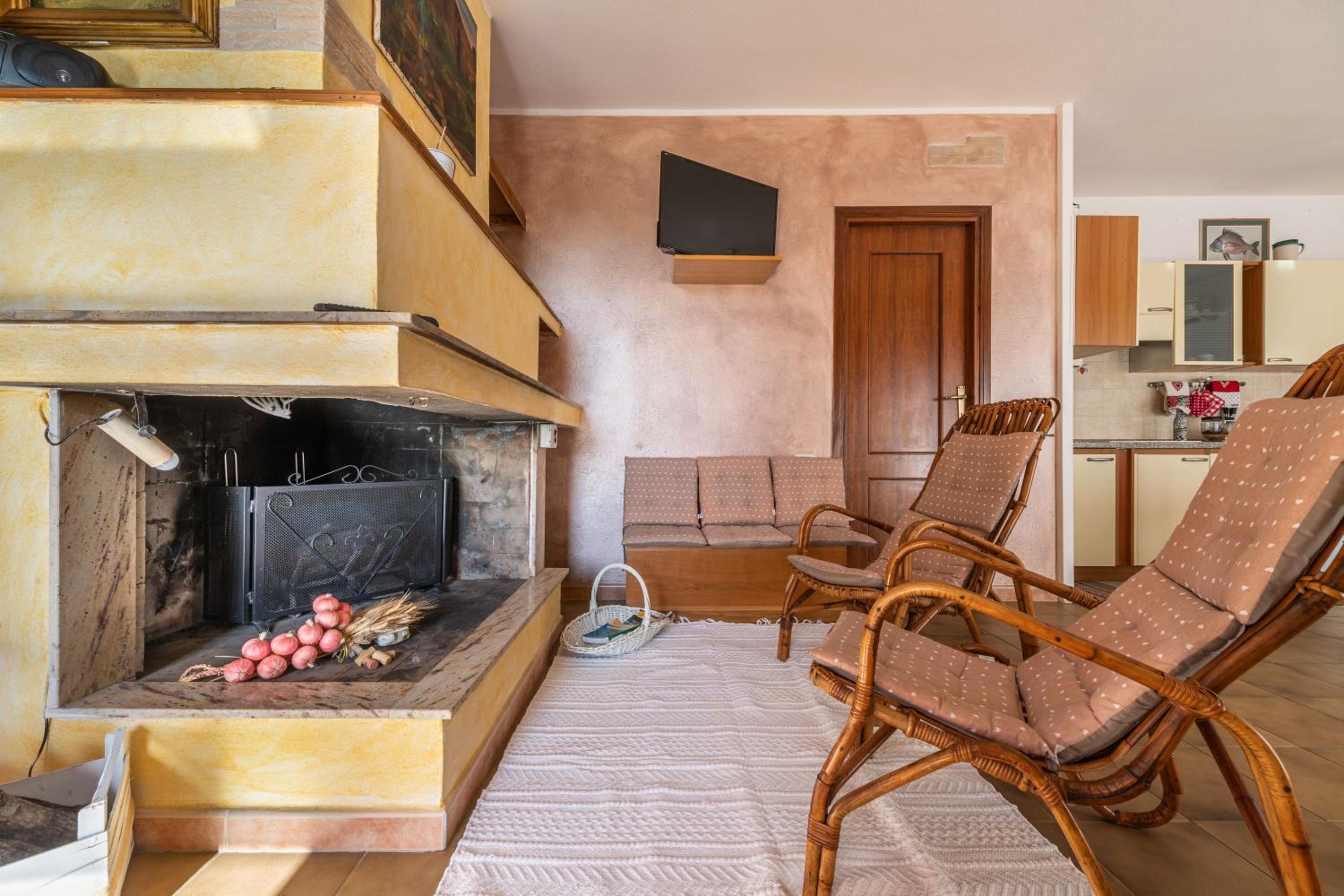 Two-Bedroom Deluxe Apartment with Garden View