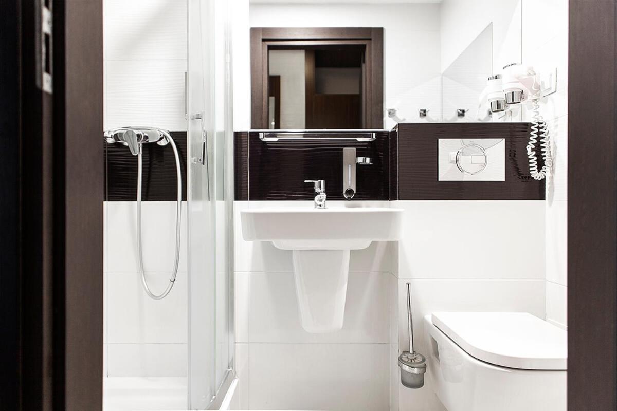Large Premium Double or Twin Room - Photo 6