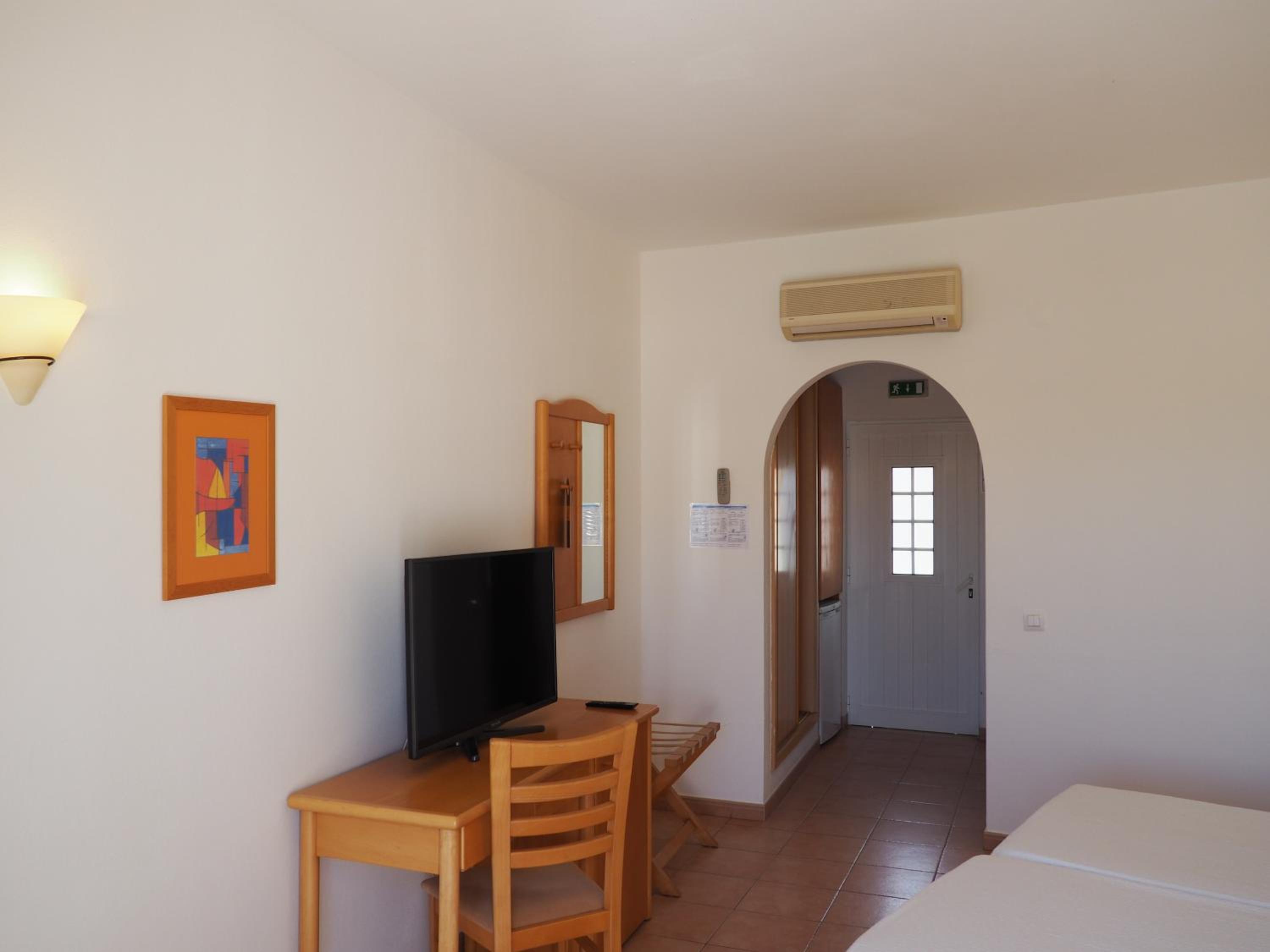 Economy Double Room - Photo 3