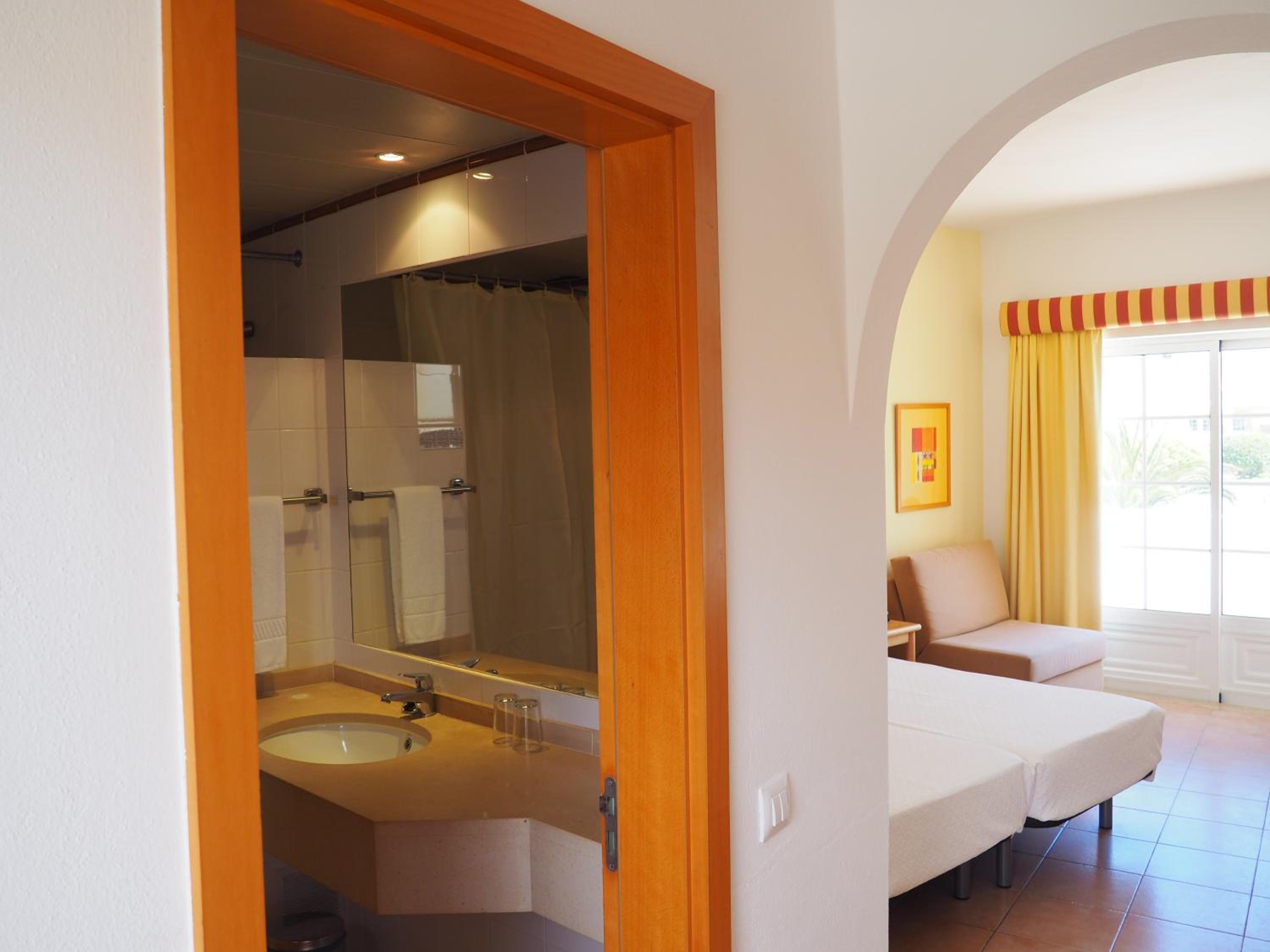 Economy Double Room - Photo 6