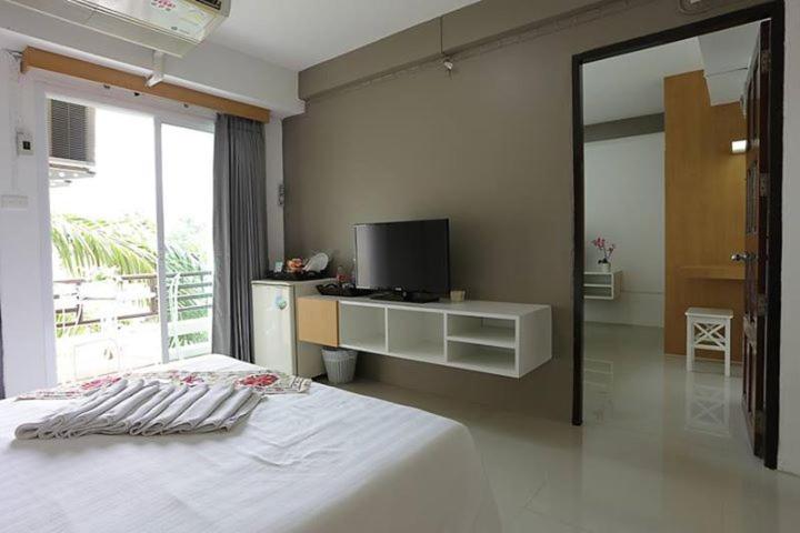 Family Room photo 1