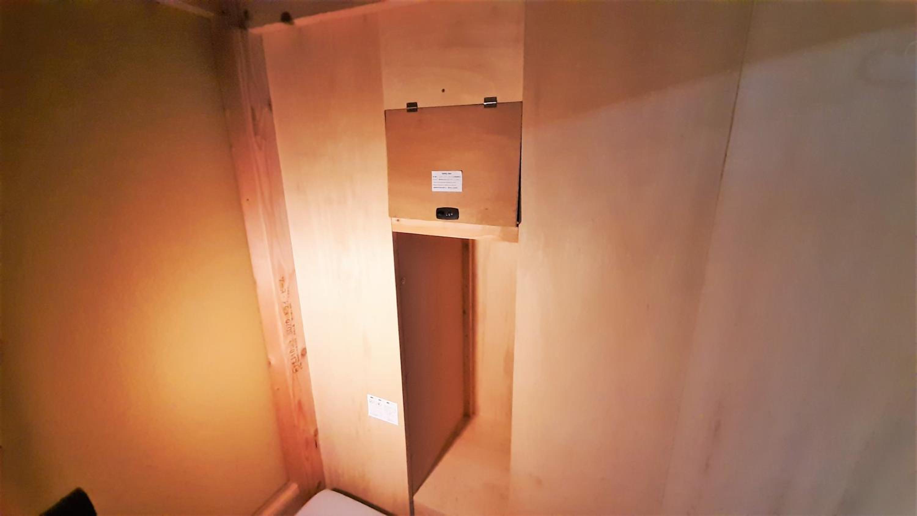 Female Dormitory Room photo 3