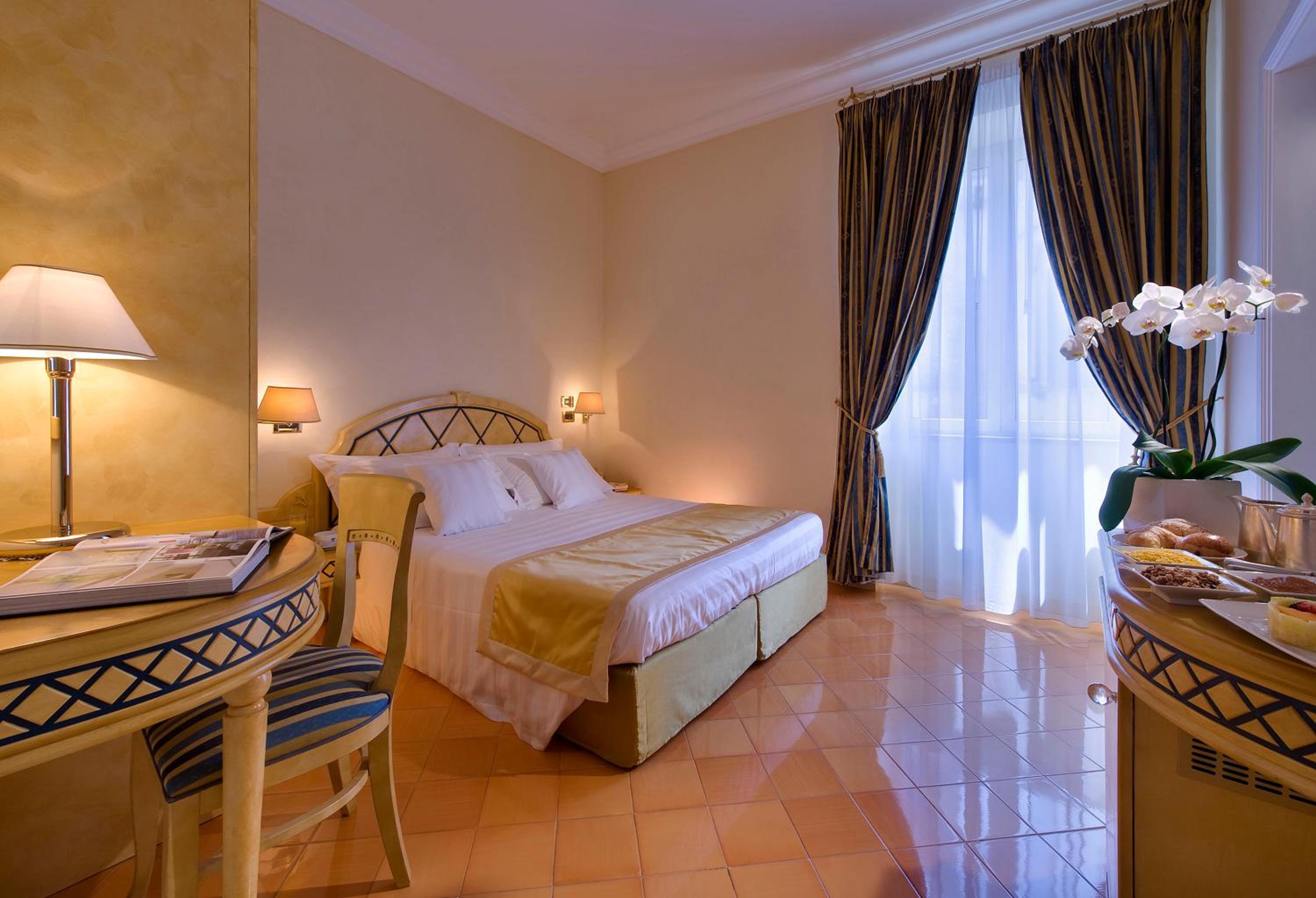Classic Double or Twin Room - Photo 4
