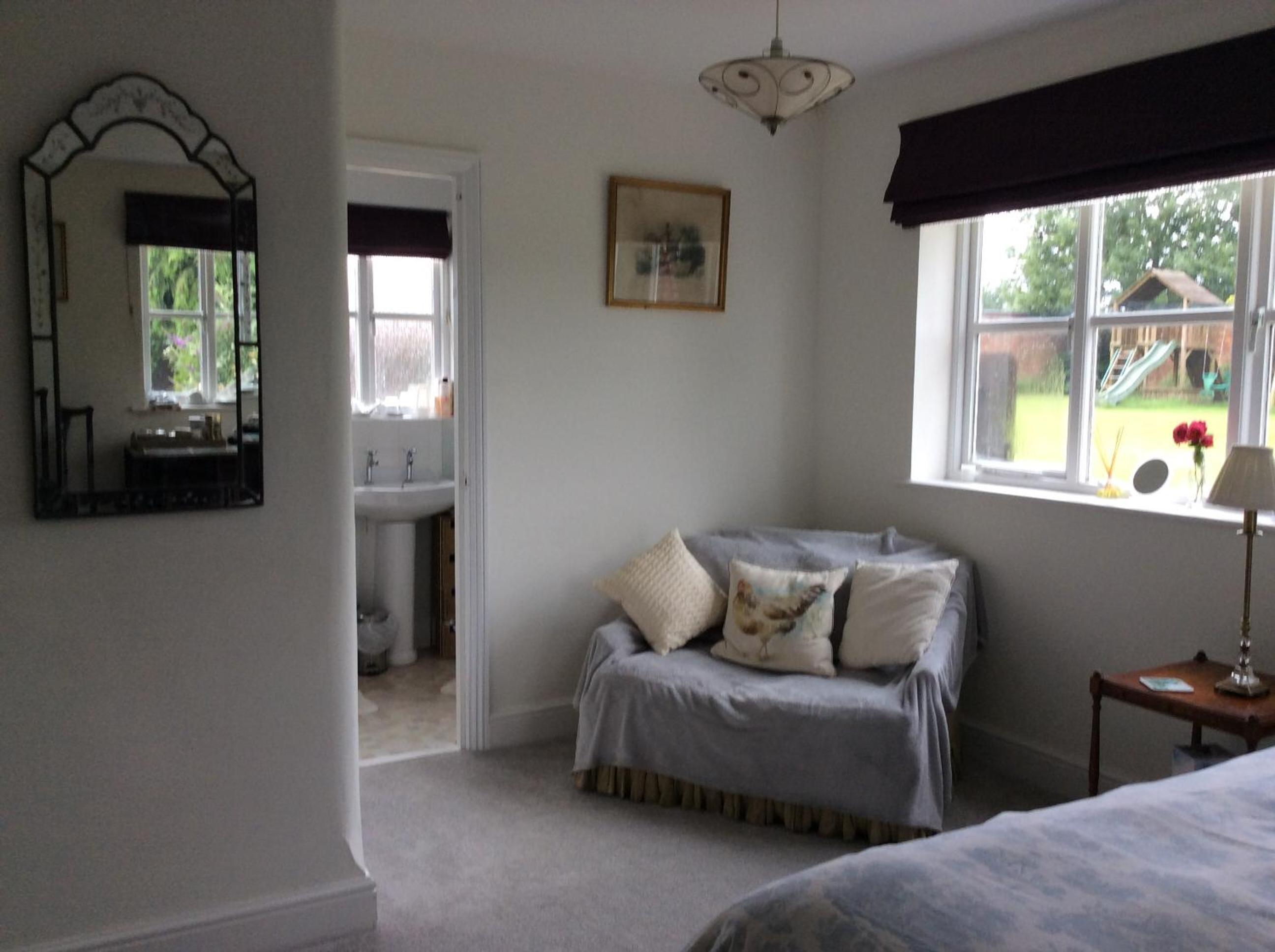 Suite with Garden View - Photo 12
