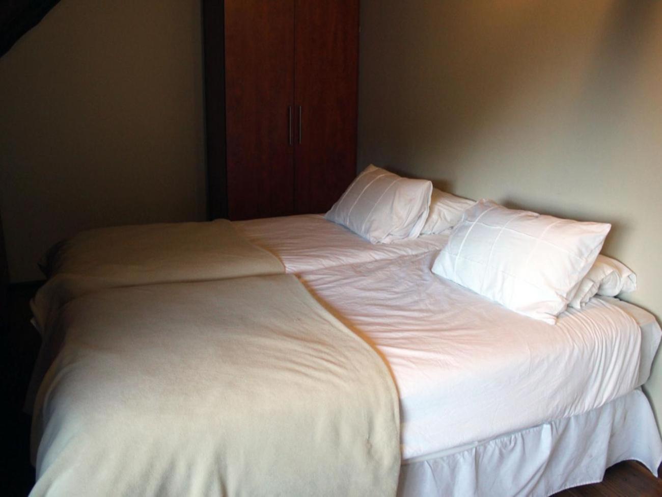 Standard Twin Room with Mountain View photo 2
