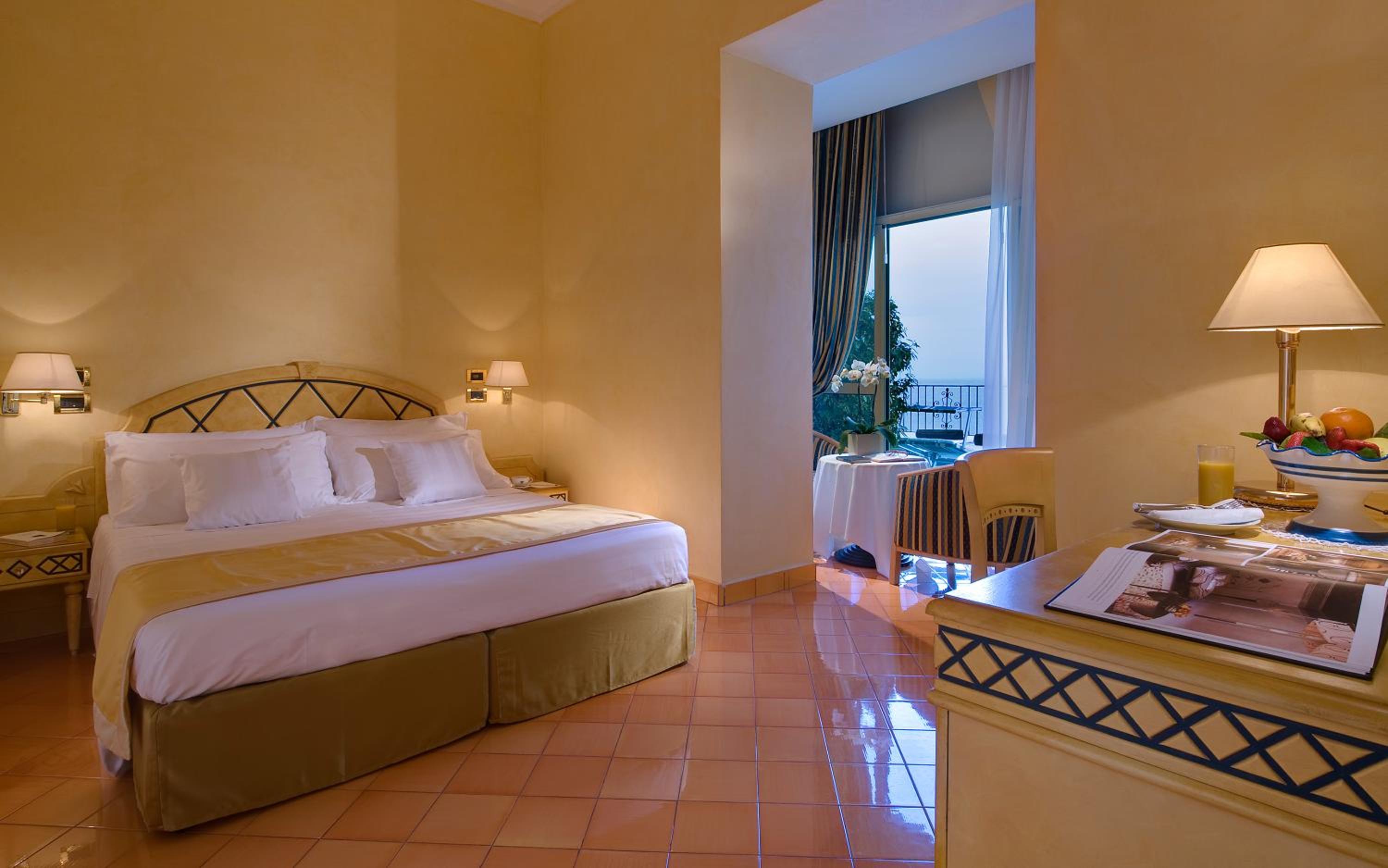 Deluxe Double or Twin Room with Sea View - Photo 1