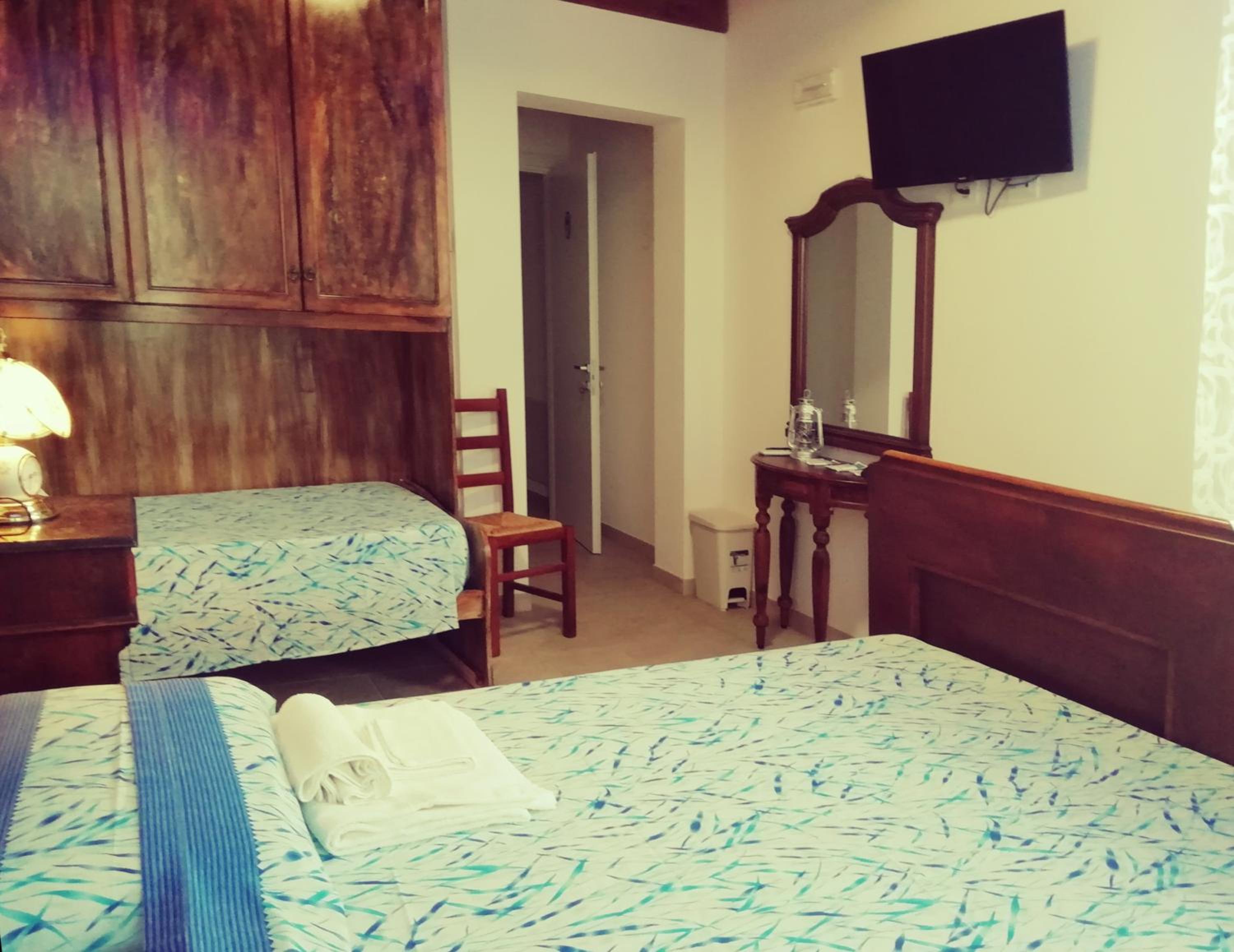 Superior Triple Room photo 2